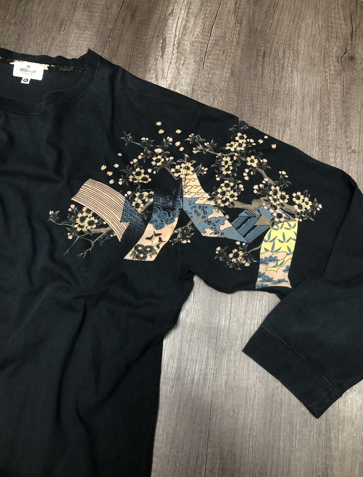 Japanese Brand × Vintage VINTAGE KARAKURI TAMASHI SUKAJAN KOI BIG LOGO LONG SLEEVE Size US XXL / EU 58 / 5 - 13 Thumbnail