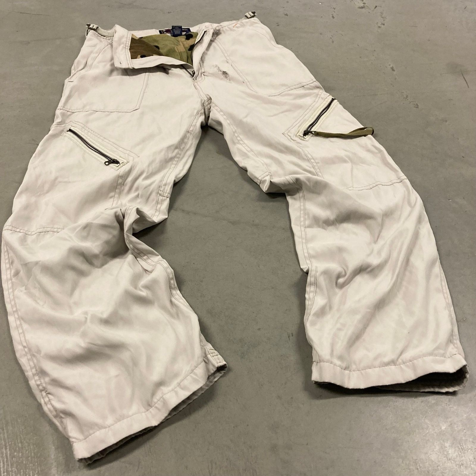 Bugle Boy × Vintage vintage camo lined bugle boy cargo pants 36x32 Size US 36 / EU 52 - 1 Thumbnail
