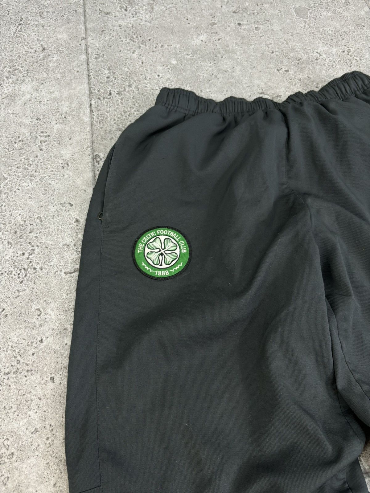 Nike × Vintage Crazy Vintage Y2K/2000s Baggy Nike Track Pants Celtic Swoosh Size US 32 / EU 48 - 4 Thumbnail