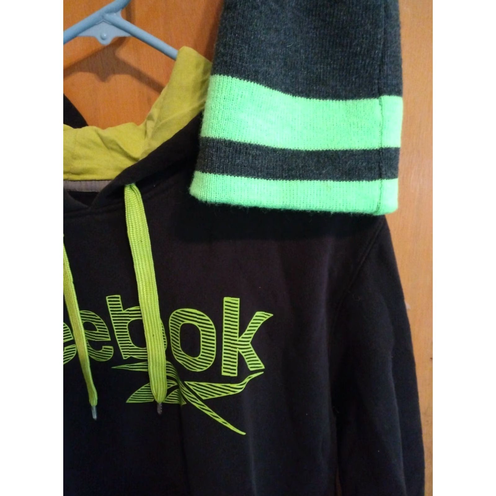 Reebok Reebok Hoodie XL Black Neon Green Graphic Print Logo Pockets Hooded Pullover Long Sleeve Gym Training Cross Training Running Men Size US XL / EU 56 / 4 - 2 Thumbnail