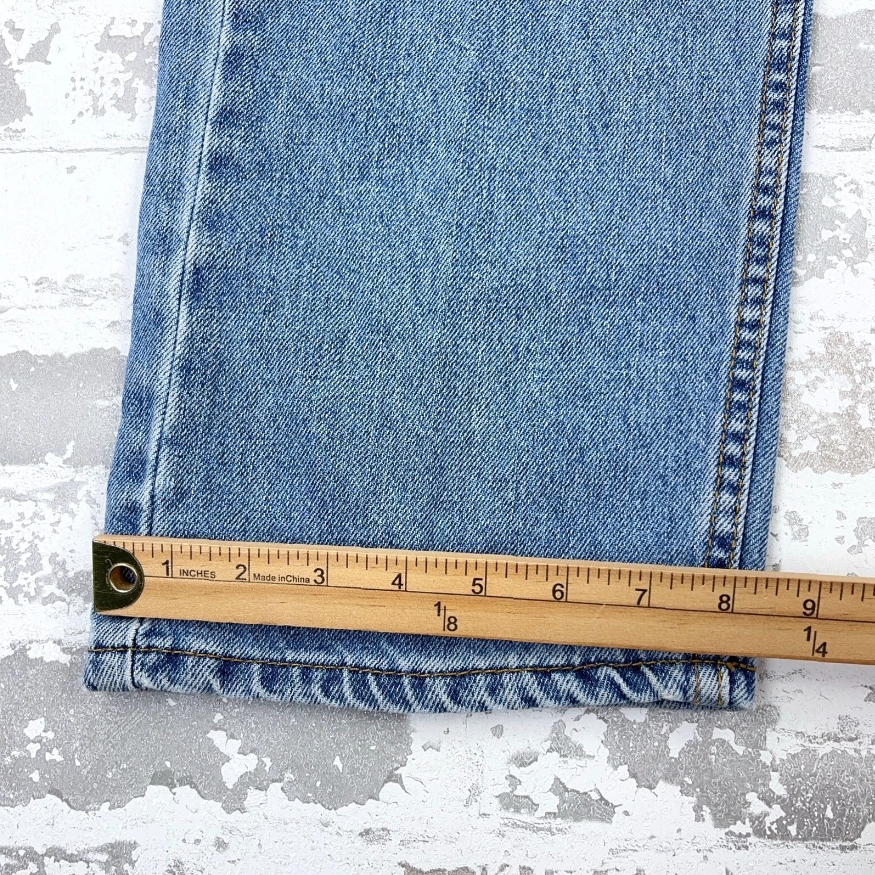 Levi's VINTAGE Levi's 505 Jeans Men 38x30 Regular Fit Straight Blue Denim 5-Pocket Pockets Belt Loops Zipper Zip Mid Rise 00s Y2K Mens Regular Jeans Size US 38 / EU 54 - 4 Thumbnail