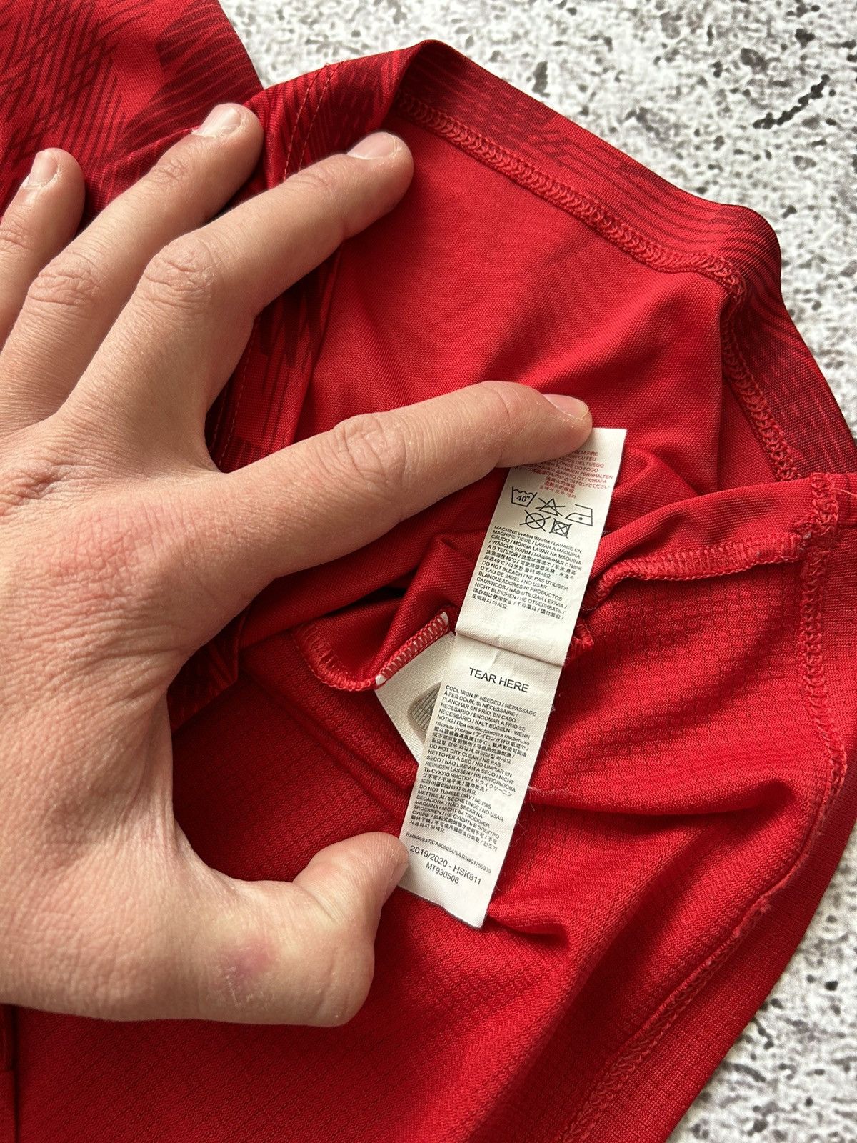 New Balance × Vintage New Balance Liverpool 2019 2020 Football Soccer Jersey Size US M / EU 48-50 / 2 - 7 Thumbnail