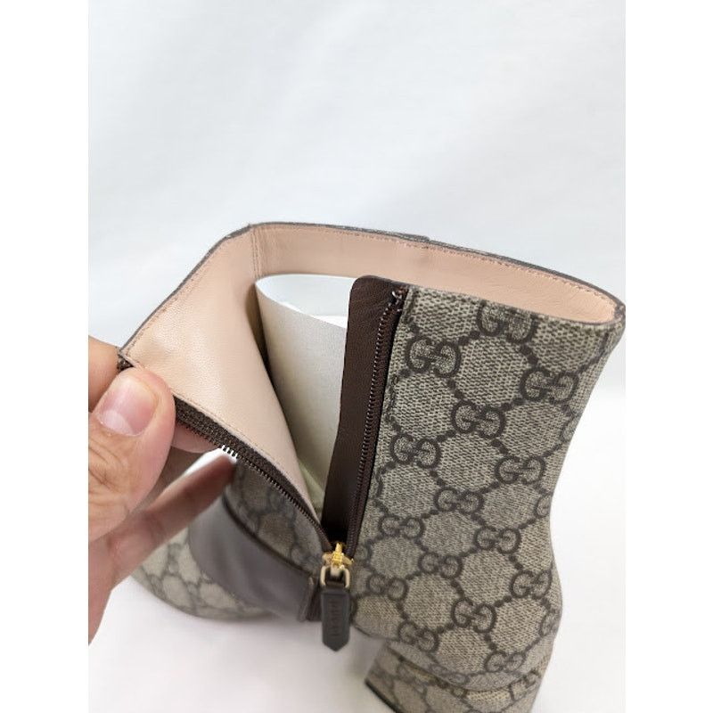 Gucci o1rshd1 T GG Supreme Malaga Kid Boots in Beige Ebony/N.Acero Size US 6.5 / IT 36.5 - 10 Thumbnail