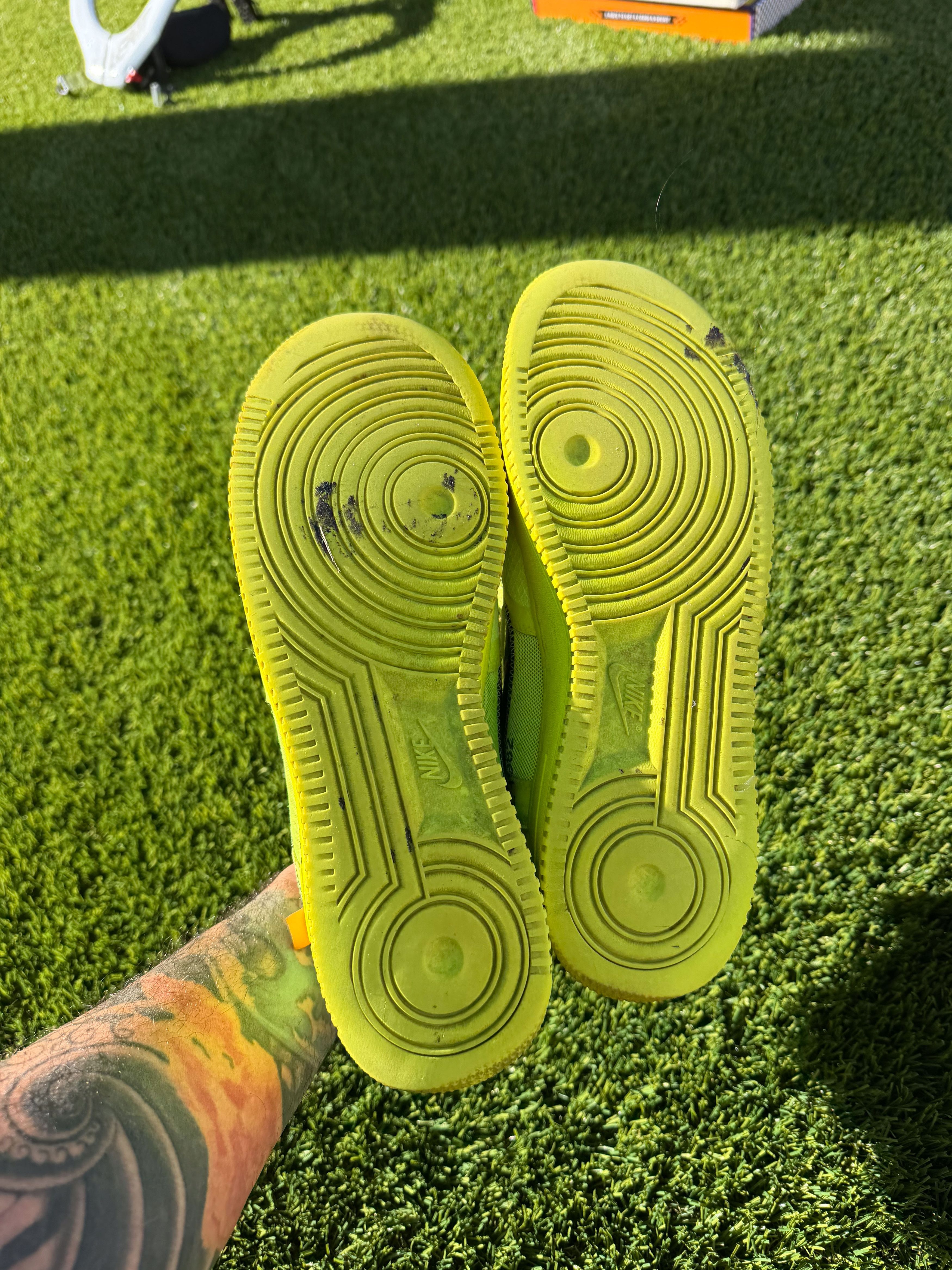 Nike × Off-White Volt Air Force 1 Virgil Abloh Off- White Size US 9.5 / EU 42-43 - 3 Thumbnail