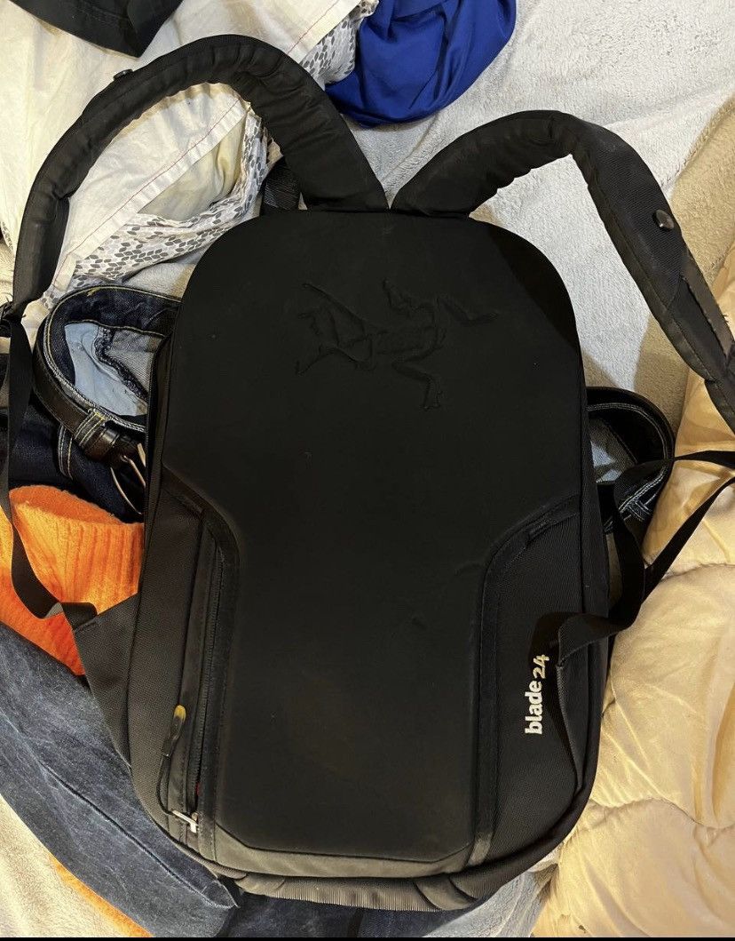 Arc'teryx Vintage Arc'teryx Blade 24 Bagpack Black Size ONE SIZE - 10 Thumbnail