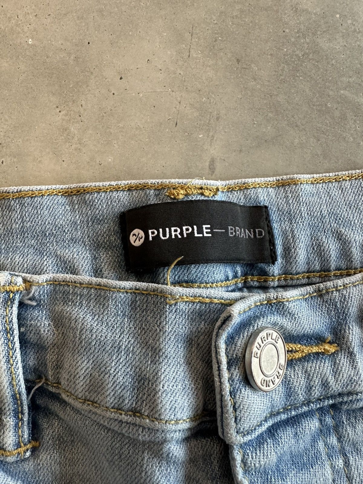 Purple Brand Purple brand light wash distressed denim light blue Size US 33 - 3 Thumbnail