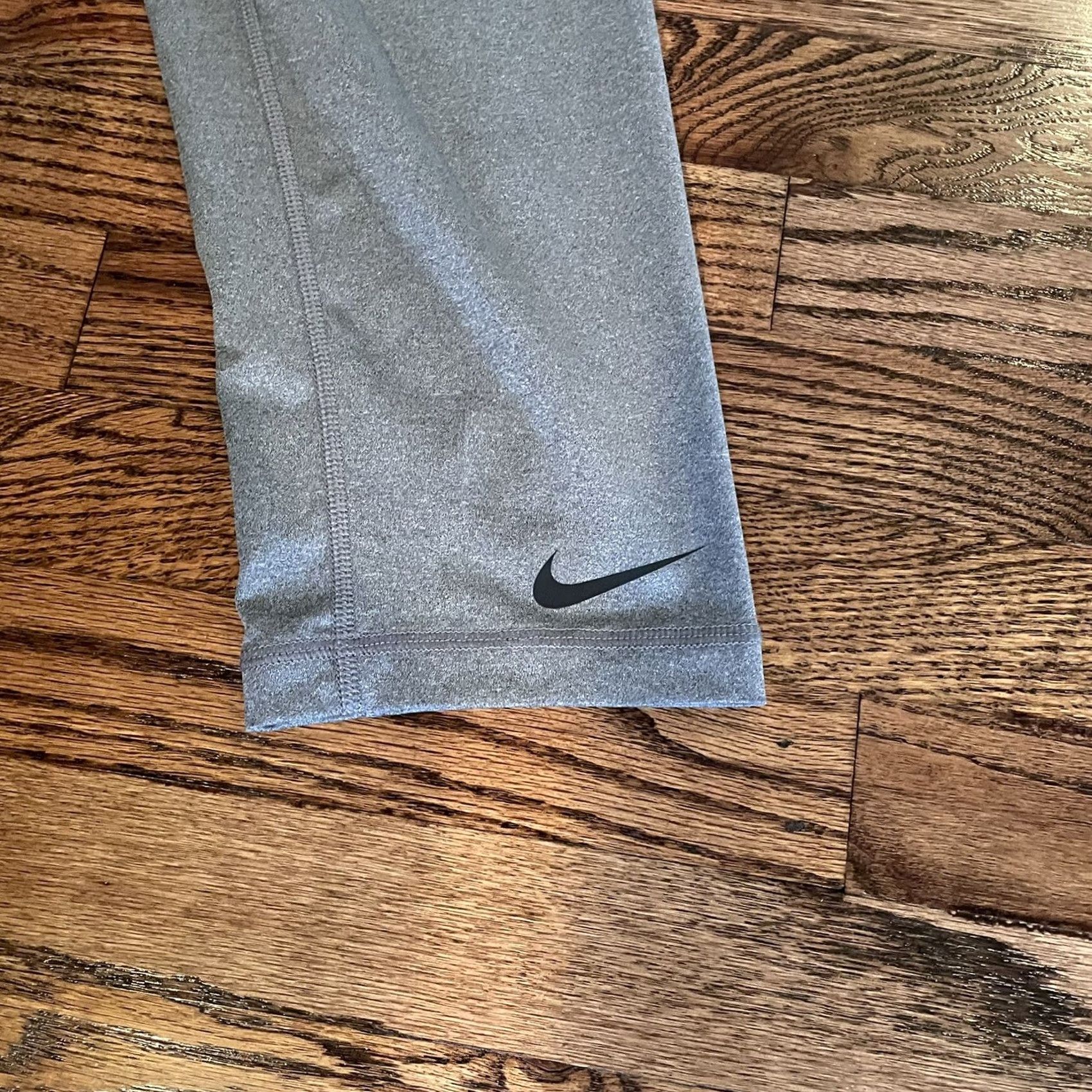 Nike Nike Pro Dri-Fit Leggings Women Medium Gray Compression EUC Running Yoga Gym Slim Skinny Pants 28 in Waist 18 in Inseam Size 32" / US 10 / IT 46 - 7 Thumbnail