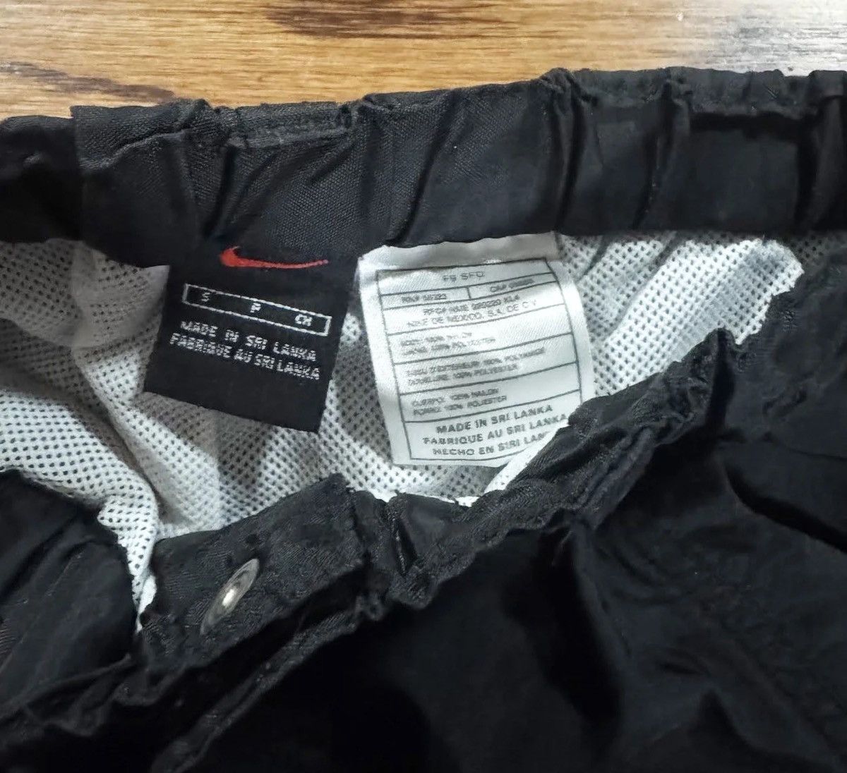 Nike Vintage Nike Black / Grey Cargo Windbreaker Pants (Size S) Size US 30 / EU 46 - 3 Thumbnail