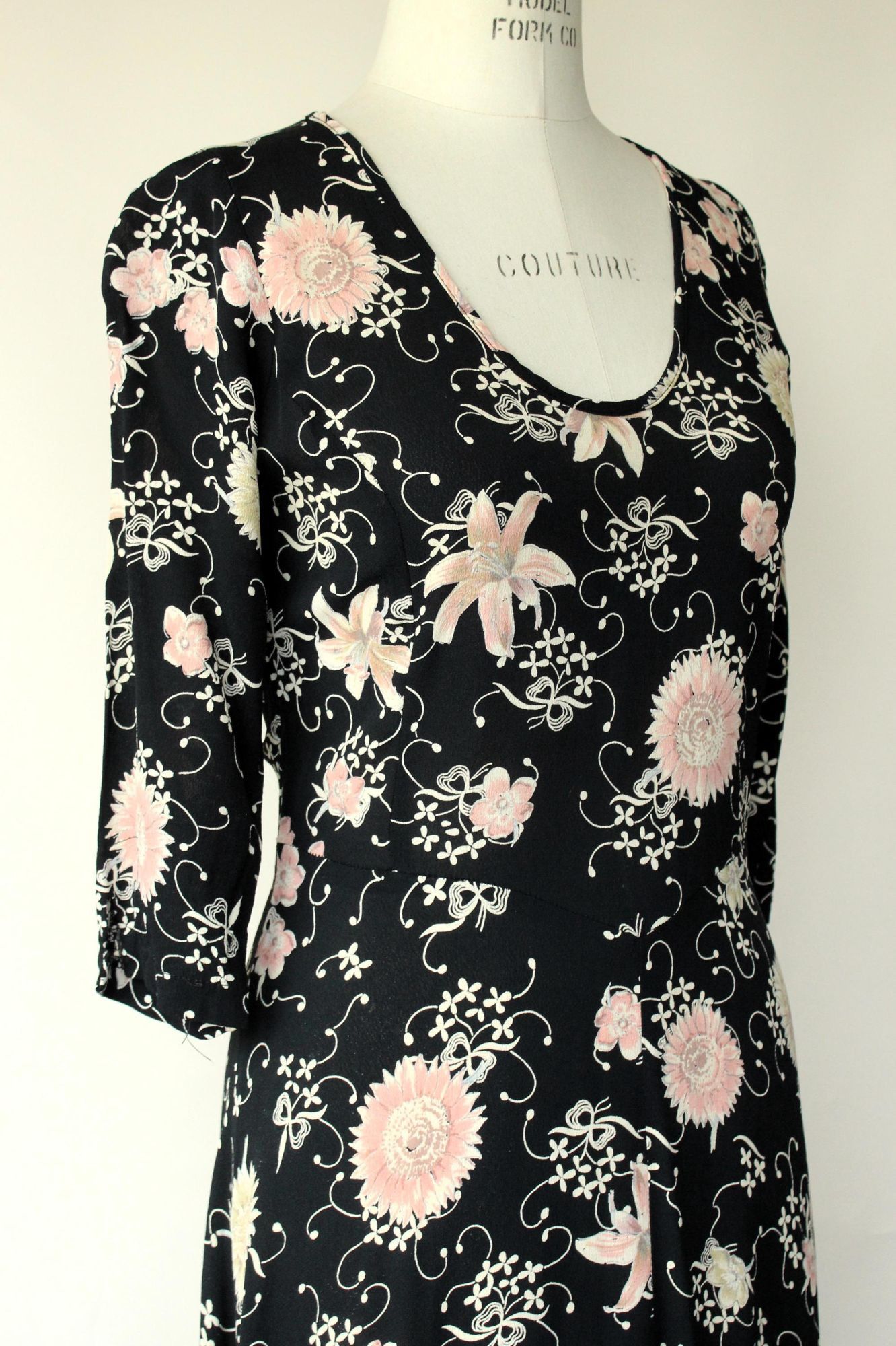 Vintage Vintage 1980's 1990s Dress, Zoe Black Floral Print Rayon Fro Size S / US 4 / IT 40 - 5 Thumbnail