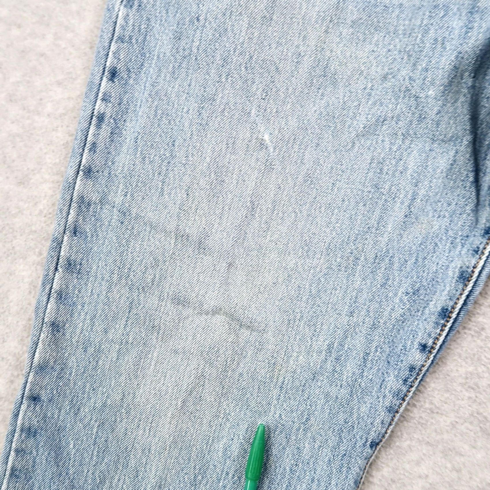 Levi's VINTAGE Levis 501 Jeans Mens 35x30 Light Wash Blue Denim Button Fly Original Fit Size US 35 - 4 Thumbnail