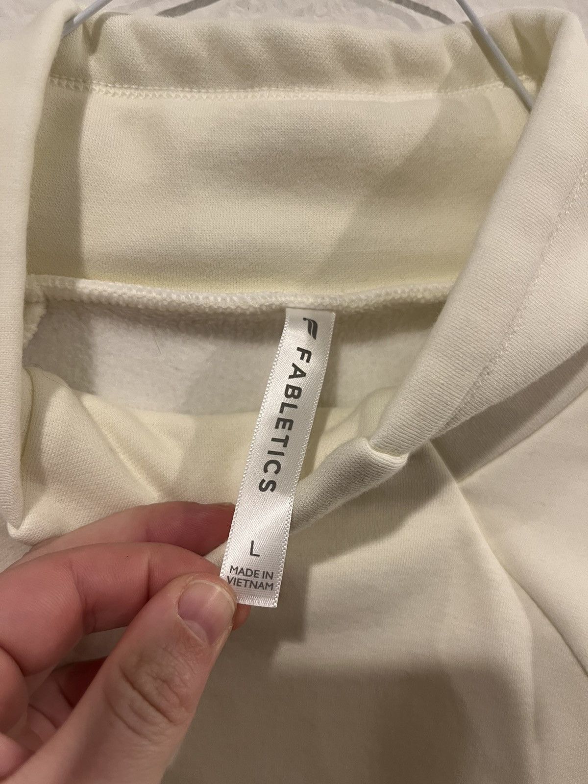 Fabletics Fabletics Women’s Large Sweatshirt Mock Neck White Pullover Size US L / EU 52-54 / 3 - 2 Thumbnail
