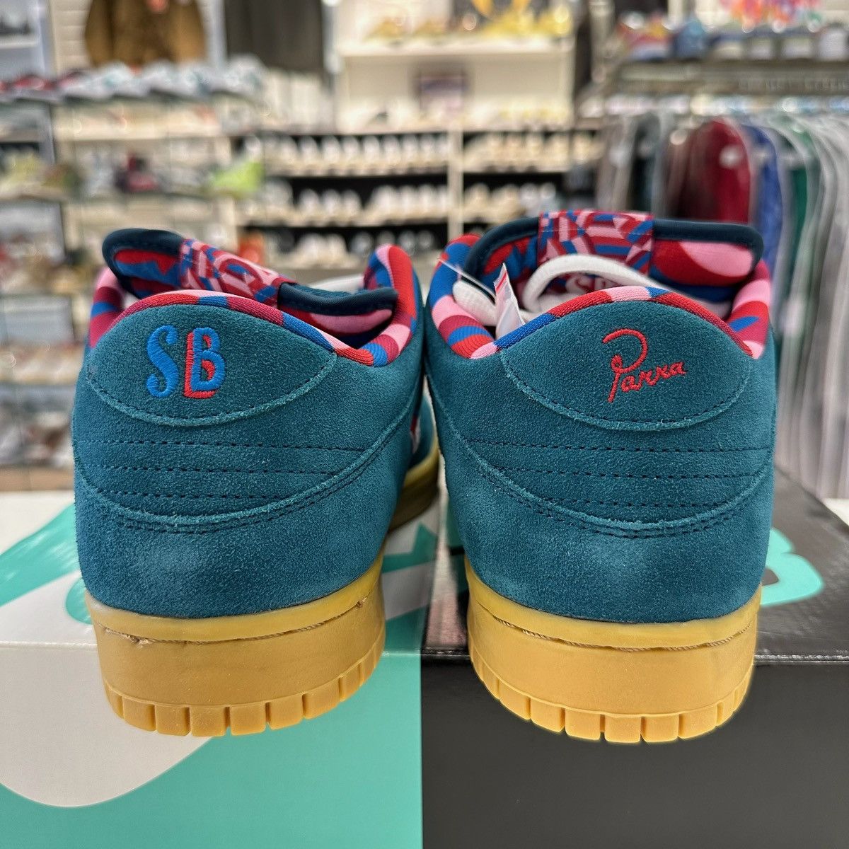 Nike × Parra Size 9 - Nike Parra x Dunk SB Low Friends and Family Size US 9 / EU 42 - 3 Thumbnail