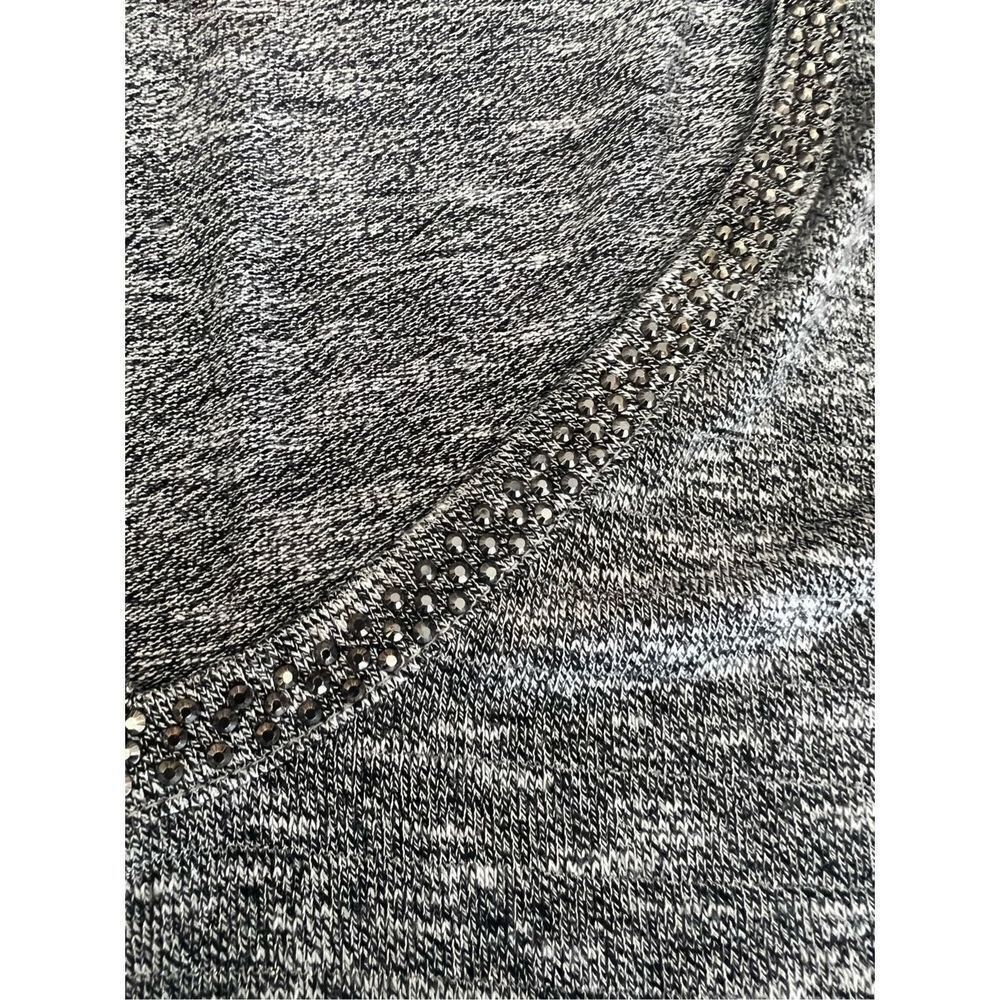 Jennifer Lopez JENNIFER LOPEZ Shirt Womens Size Small Gray Rhinestone V-Nec Size S / US 4 / IT 40 - 3 Thumbnail