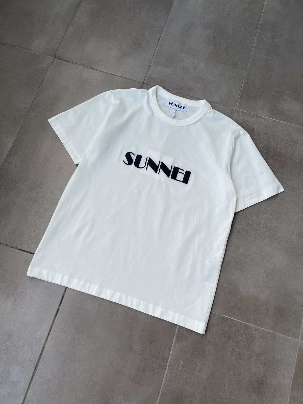 Sunnei !DS! SS23 Sunnei Logo Embroidered Classic White T-Shirt Size US S / EU 44-46 / 1 - 7 Thumbnail