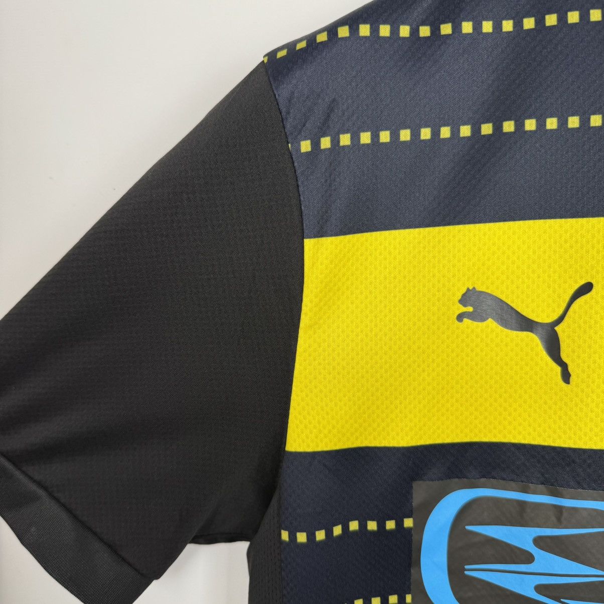 Puma WIGAN ATHLETIC 2024 2025 AWAY FOOTBALL SHIRT SOCCER JERSEY Size US L / EU 52-54 / 3 - 18 Thumbnail