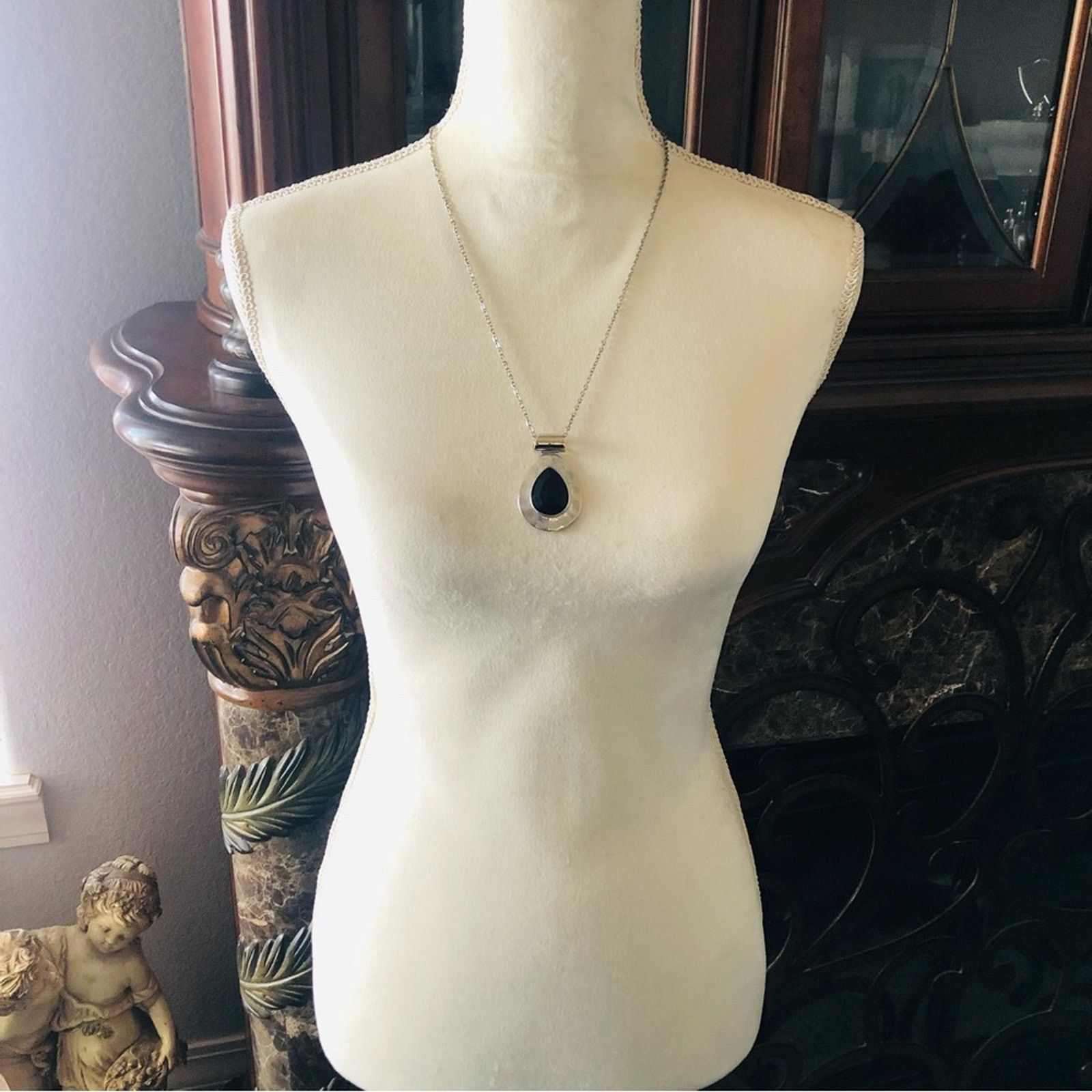 Vintage Vintage faceted black teardrop pendant on chain necklace Size ONE SIZE - 9 Thumbnail