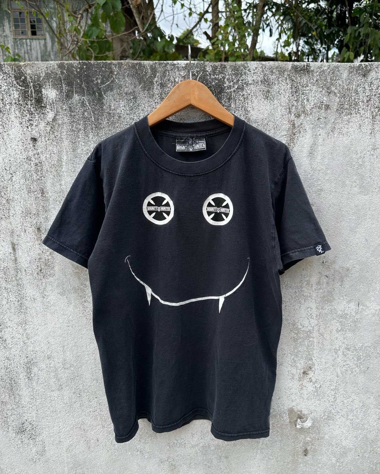 Bounty Hunter Vintage Bounty hunter vempire tshirt in black Size US M / EU 48-50 / 2 - 1 Thumbnail