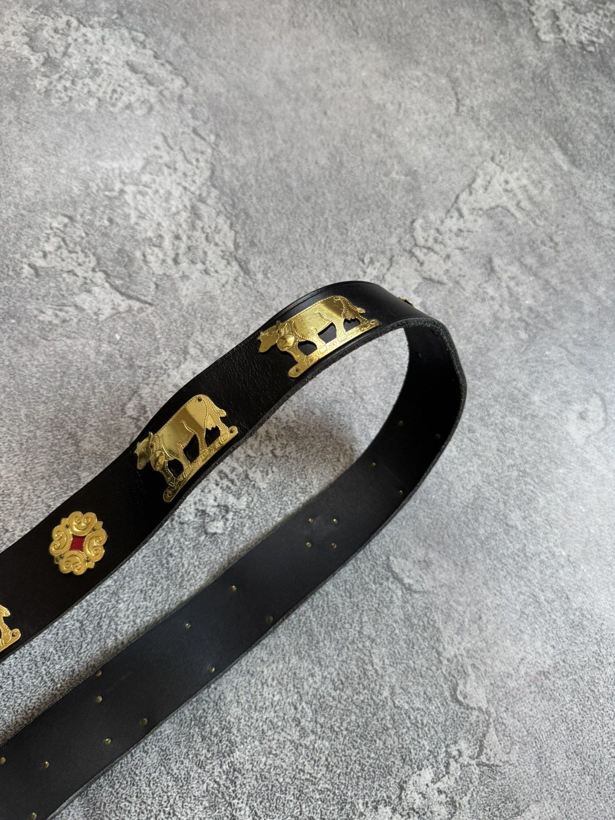 Etro 90s Retro vintage leather belt iconic cows 🐄 metal details Size ONE SIZE - 13 Thumbnail