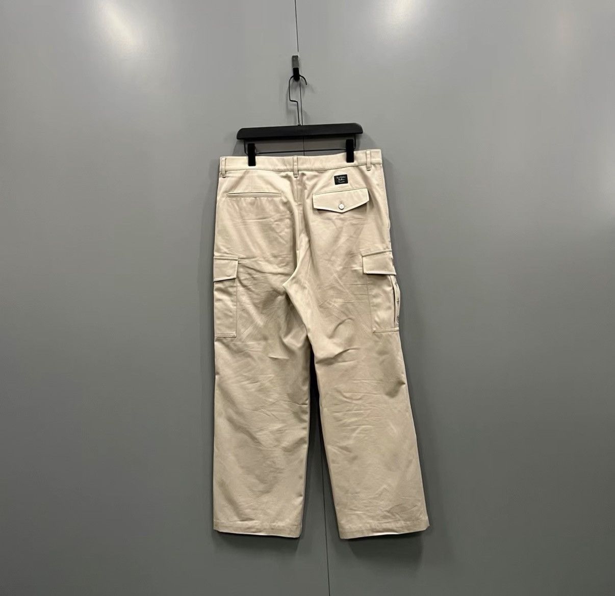 Louis Vuitton Louis Vuitton Khaki Pocket Embroidered Logo Trousers J41 Size US 34 / EU 50 - 2 Thumbnail