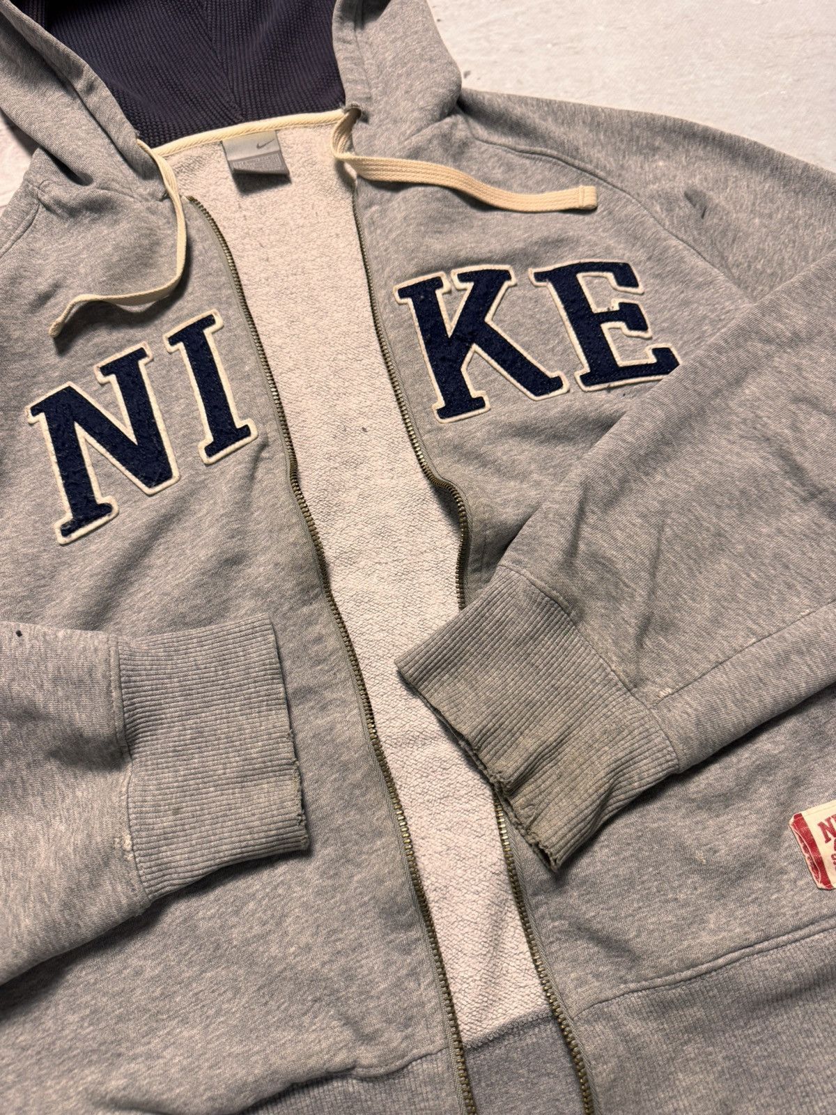 Nike × Vintage NIKE VINTAGE CENTER LOGO OVERSIZE BOXY ZIP HOODIE Size US S / EU 44-46 / 1 - 5 Thumbnail