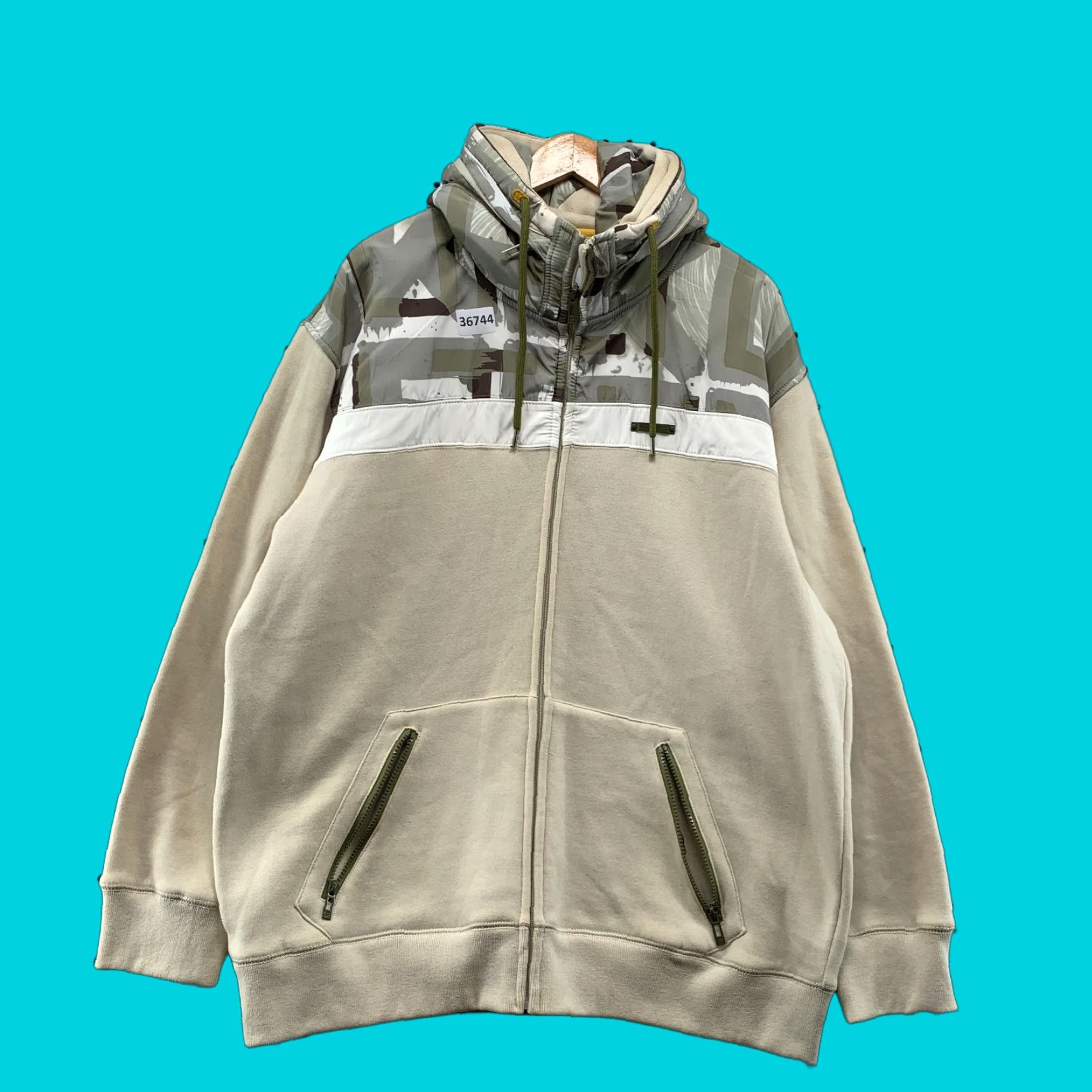 VINTAGE Ecko Hoodie Main Selling Point OR Brand: Ecko Category: HoodieAdult Size: 2XL Color: Beige Heavyweight Skateboard 90s