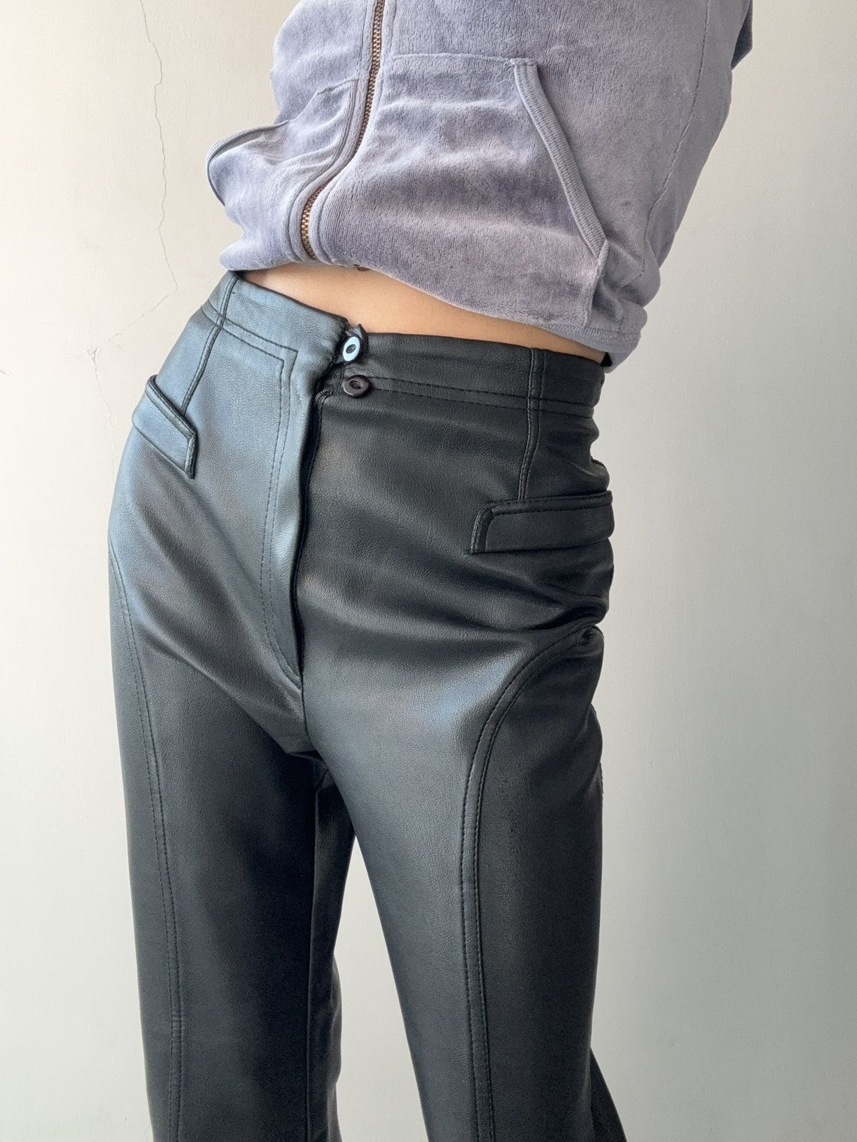 Vintage Vintage leather trousers Size 26" / US 2 / IT 38 - 2 Thumbnail