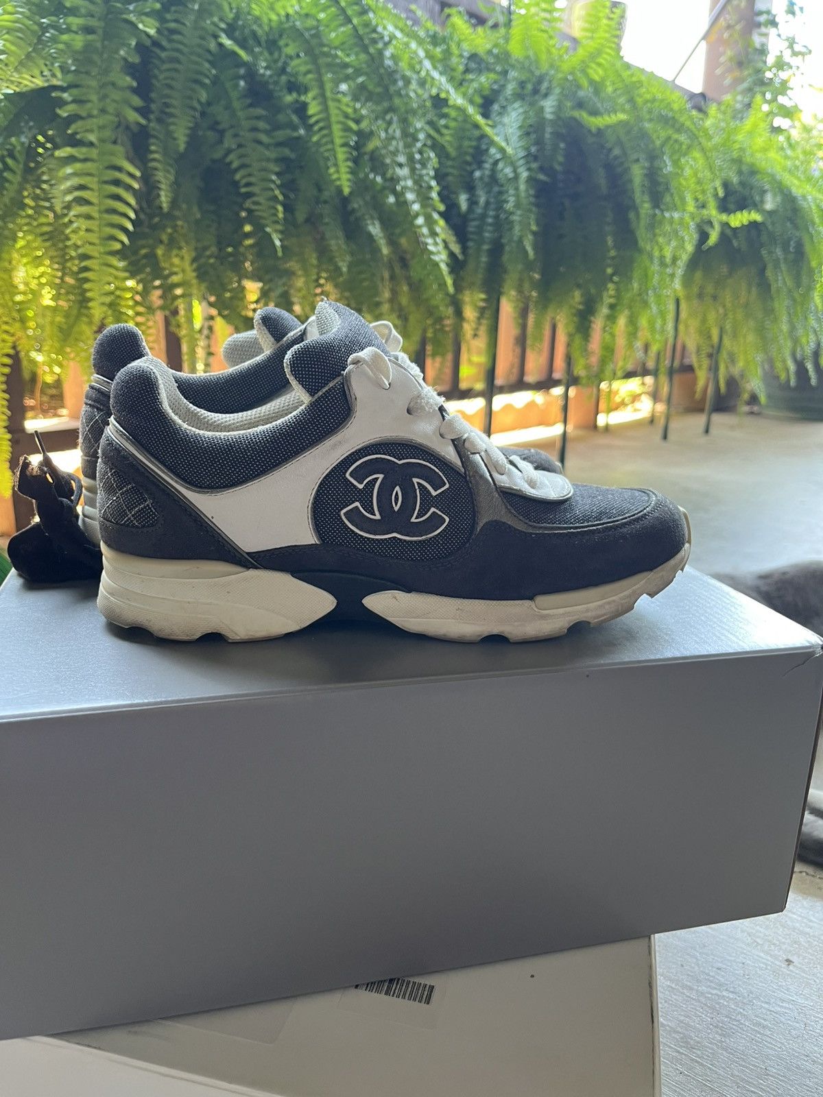 シャネル★ chanel black/white denim, suede & leather cc lowtop Sneakers