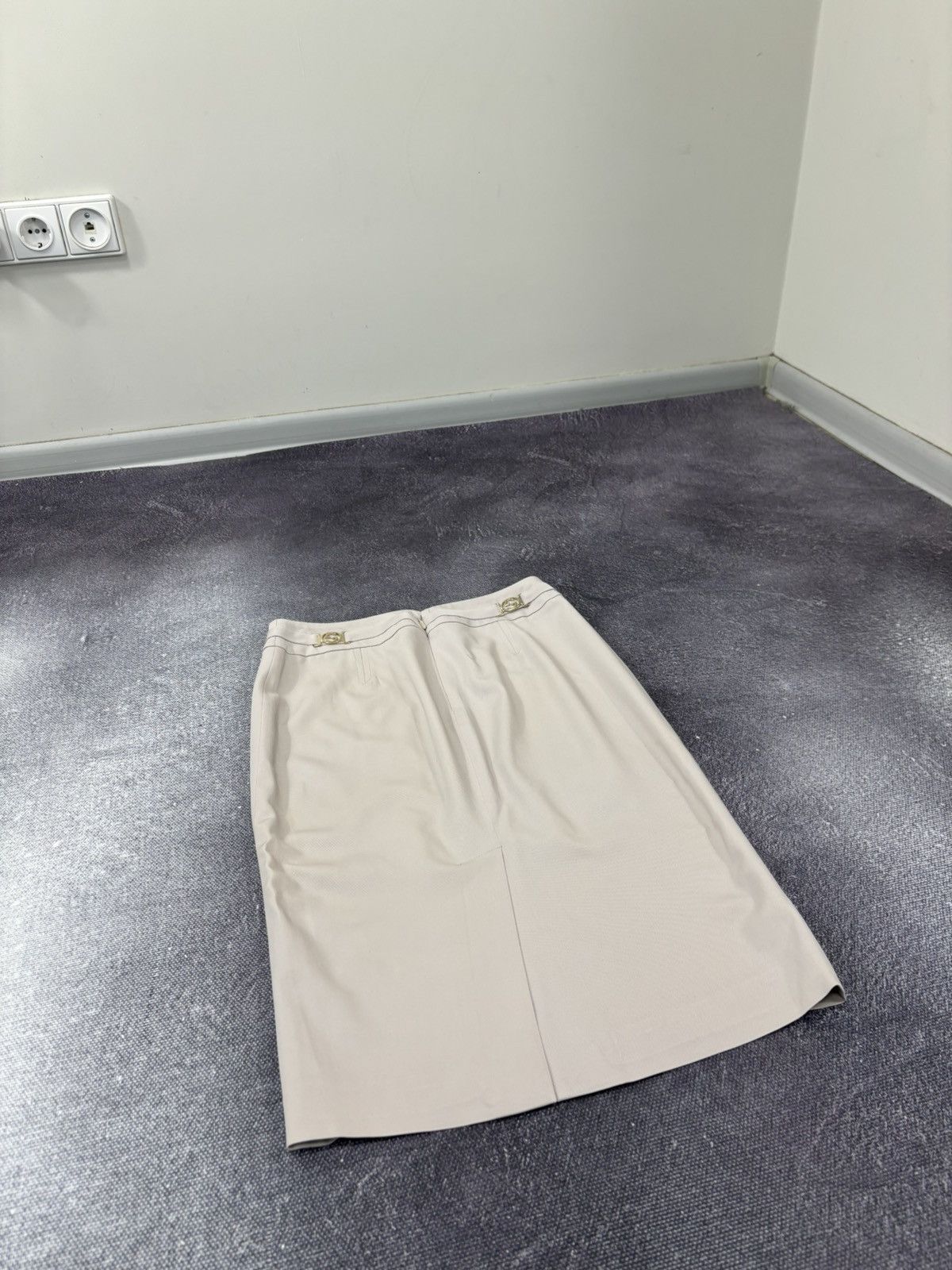 Gucci Gucci Vintage Beige Wool Blend Pencil Skirt Size 26" / US 2 / IT 38 - 3 Thumbnail