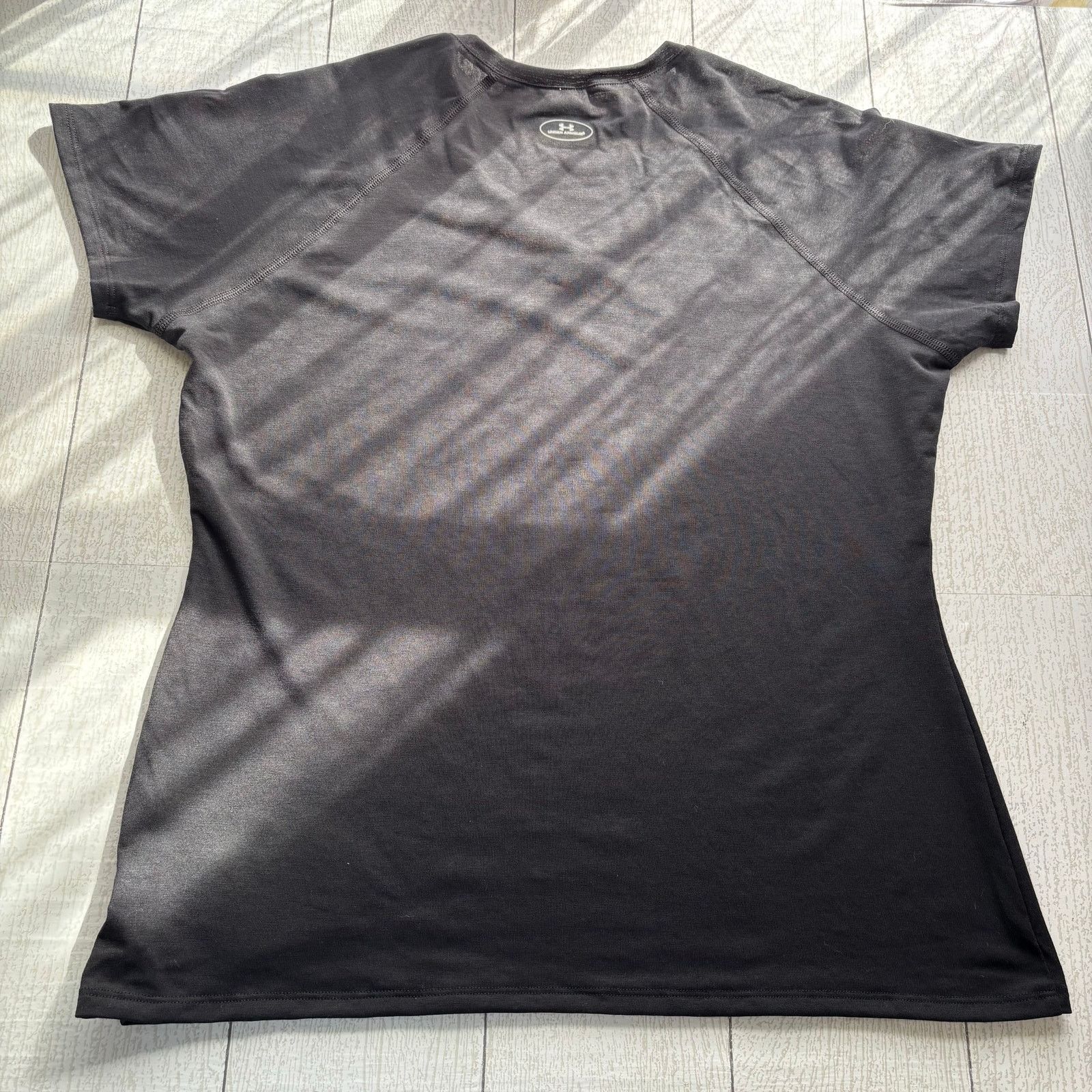 Under Armour Under Armour Tech HeatGear Black V-Neck T-Shirt Large NWT Size L / US 10 / IT 46 - 7 Thumbnail