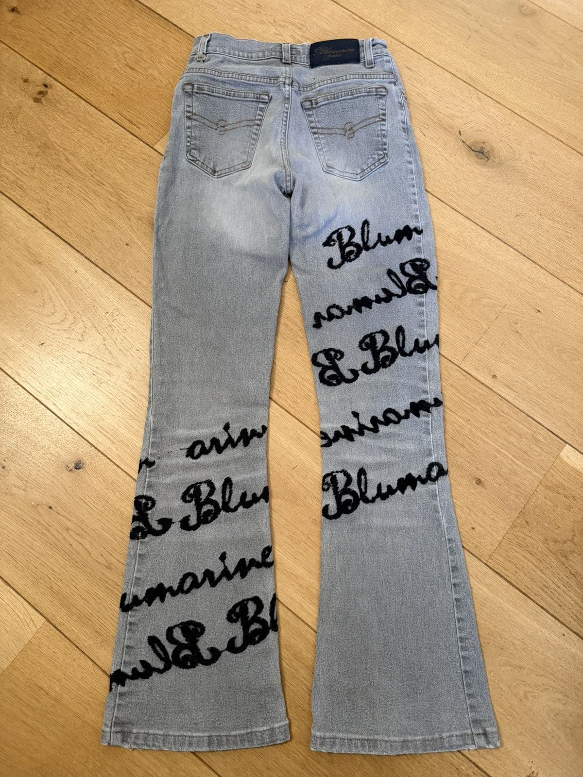 Blumarine Blumarine flared jeans Size 25" / US 0 / IT 36 - 2 Thumbnail