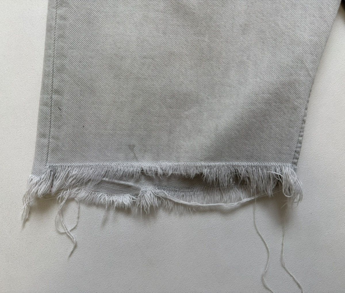 Helmut Lang OG ‘Thrashed’ Gray Cut Off Jean Shorts Size US 32 / EU 48 - 11 Thumbnail