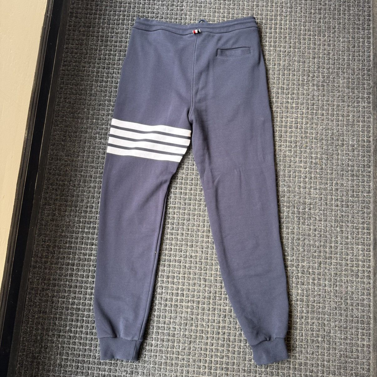 Thom Browne Thom Browne 4 Bar Sweatpants Navy Size US 40 / EU 56 - 4 Thumbnail