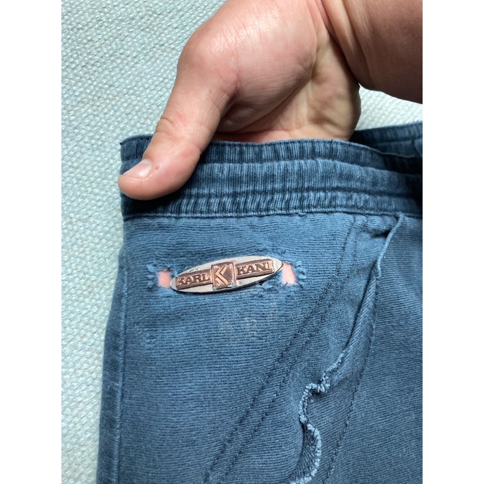 Karl Kani VINTAGE Karl Kani Cargo Jeans Shorts Jorts Men 60 Blue 60 Inseam 13” Outseam 28.5” Wide Leg 17.5” 60” Waist Drawstrings 60s 2000s 90s Size US 44 / EU 60 - 6 Thumbnail