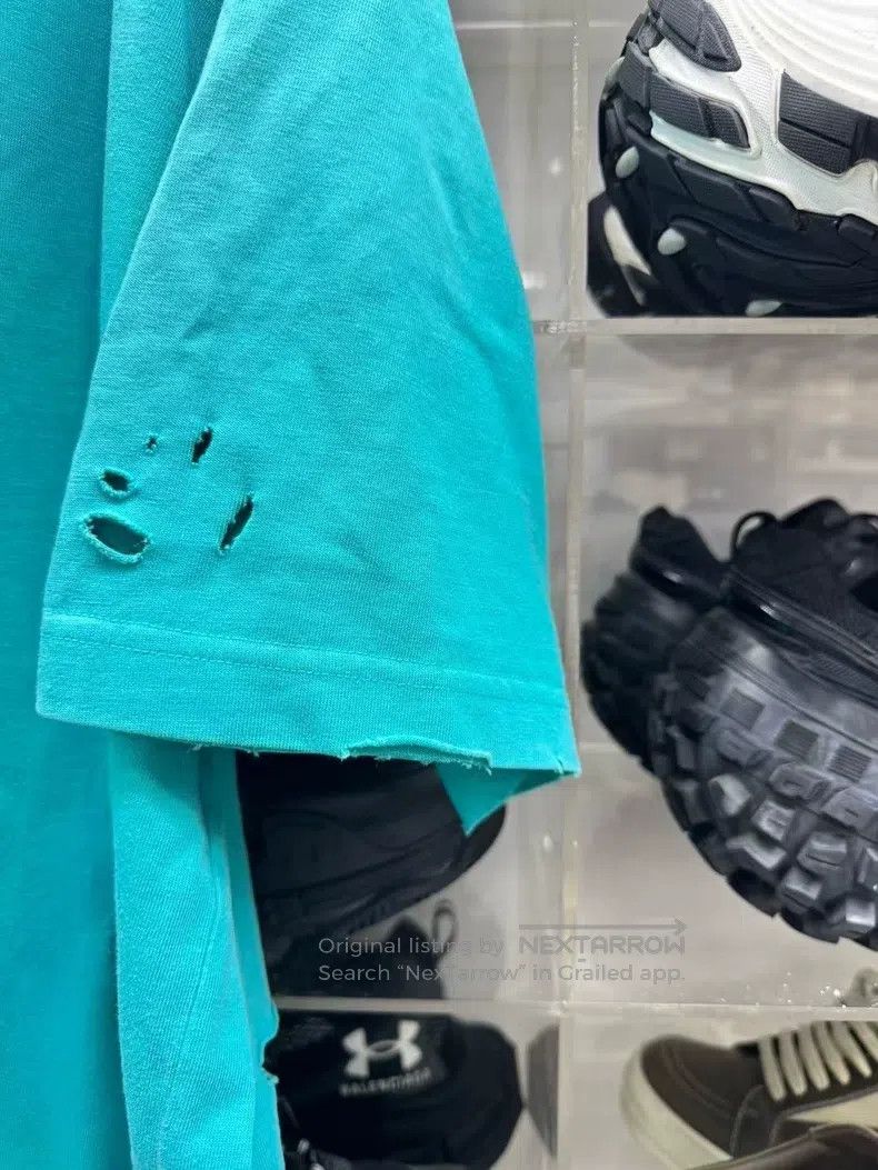 Balenciaga Balenciaga Short-sleeved T-shirt with letter print and hol Size US S / EU 44-46 / 1 - 5 Thumbnail