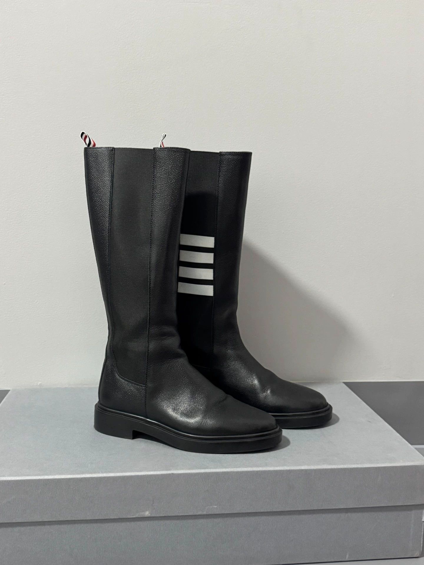 Thom Browne Thom Browne Classic Four-Striped Pebble Grain Chelsea Boots Size US 6.5 / IT 36.5 - 3 Thumbnail