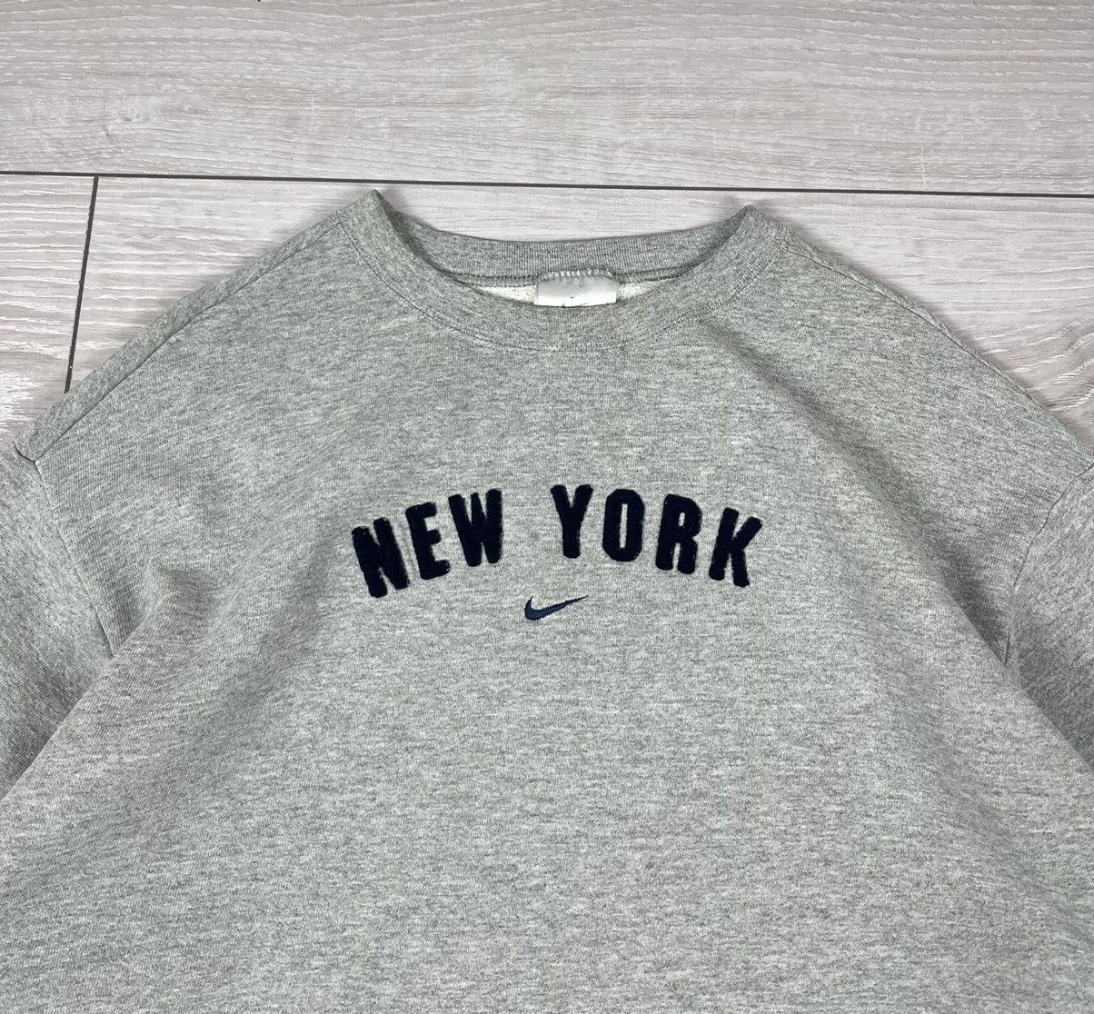 Nike Nike Vintage 00s Made In USA New York Baggy Sweatshirt Size US M / EU 48-50 / 2 - 4 Thumbnail