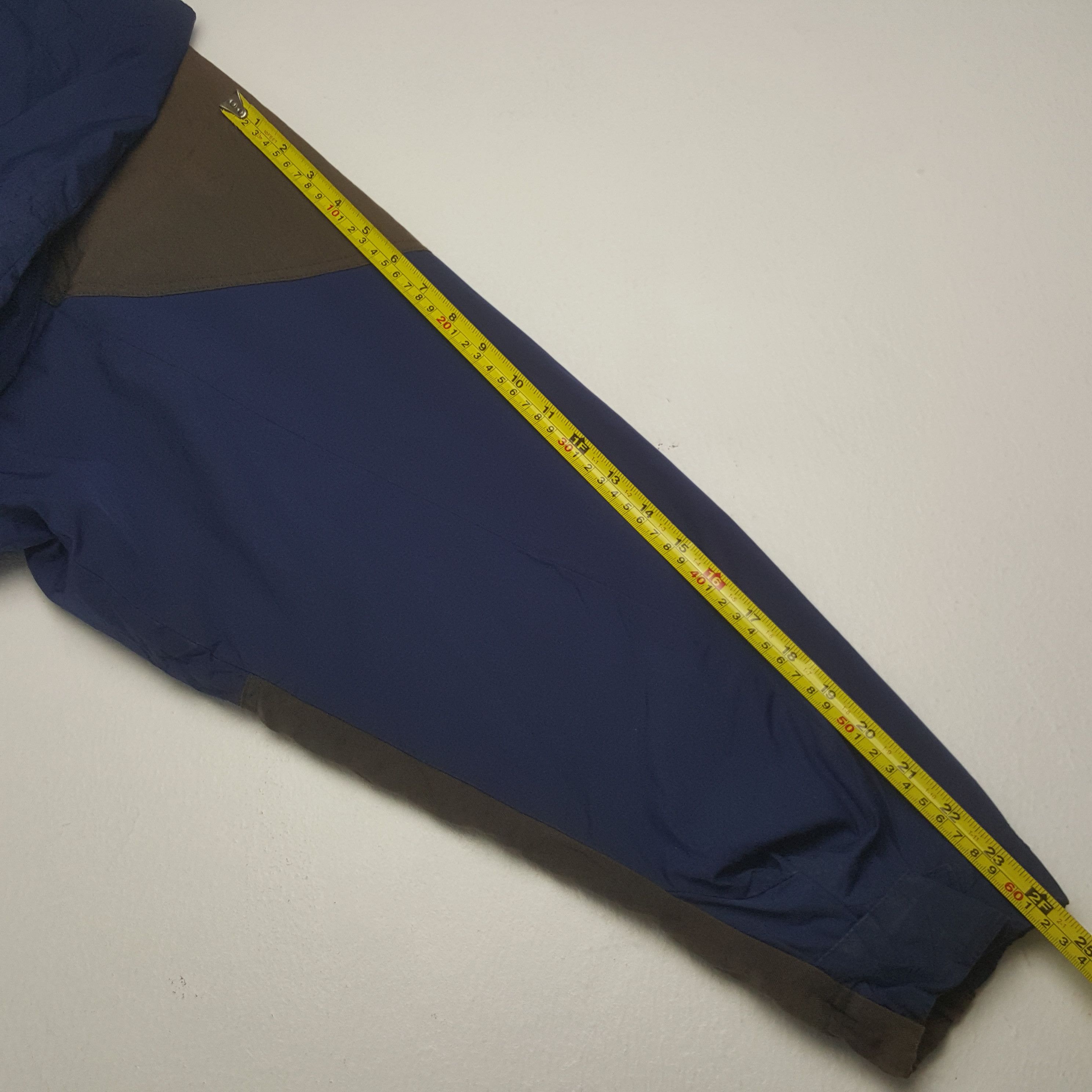 Nike ACG Vintage Nike ACG Windbreaker Sport Jacket Size US L / EU 52-54 / 3 - 9 Thumbnail