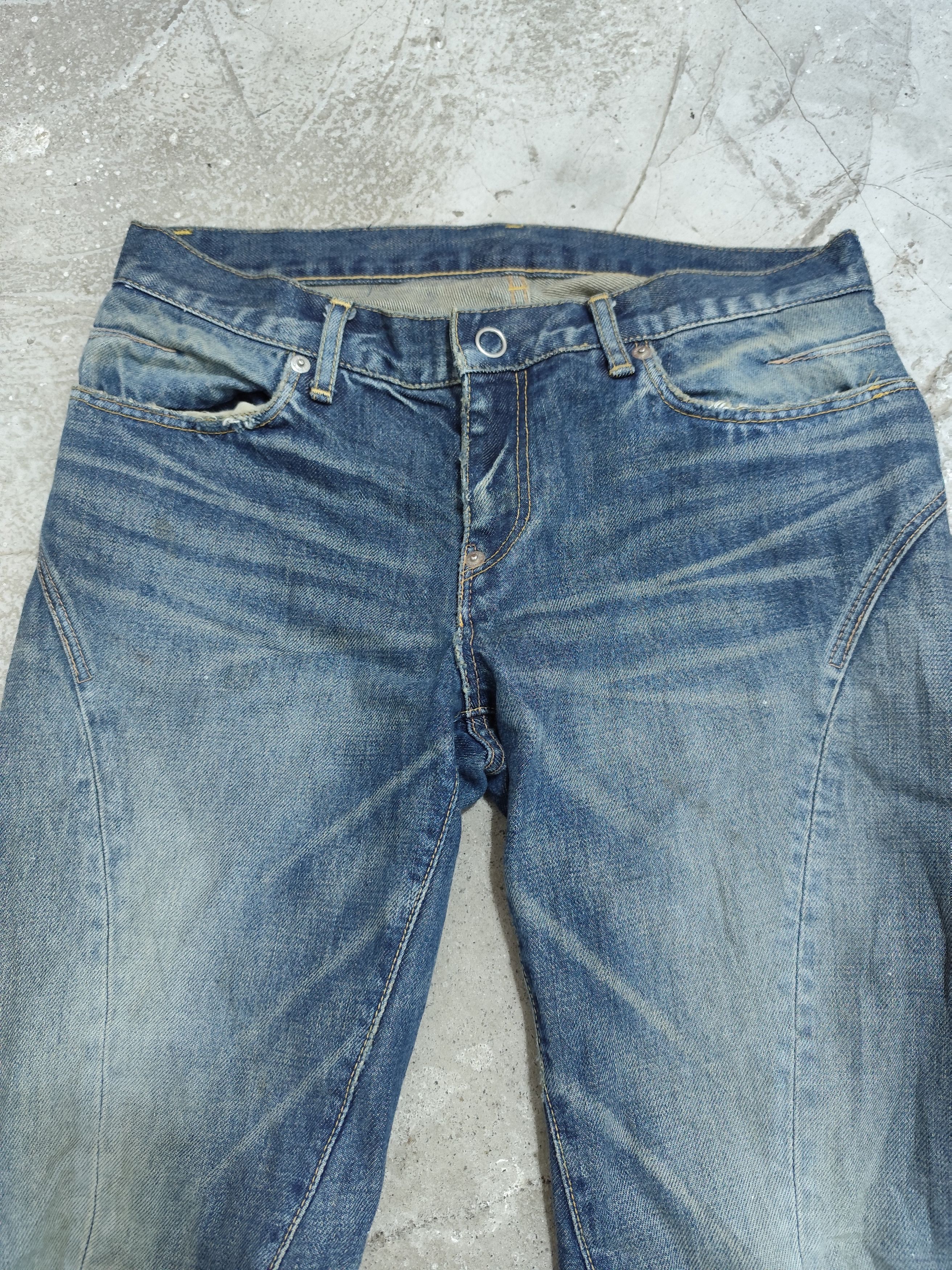 Undercover Undercover archives AW 10/11 J shape twisted distressed Size US 30 / EU 46 - 2 Thumbnail