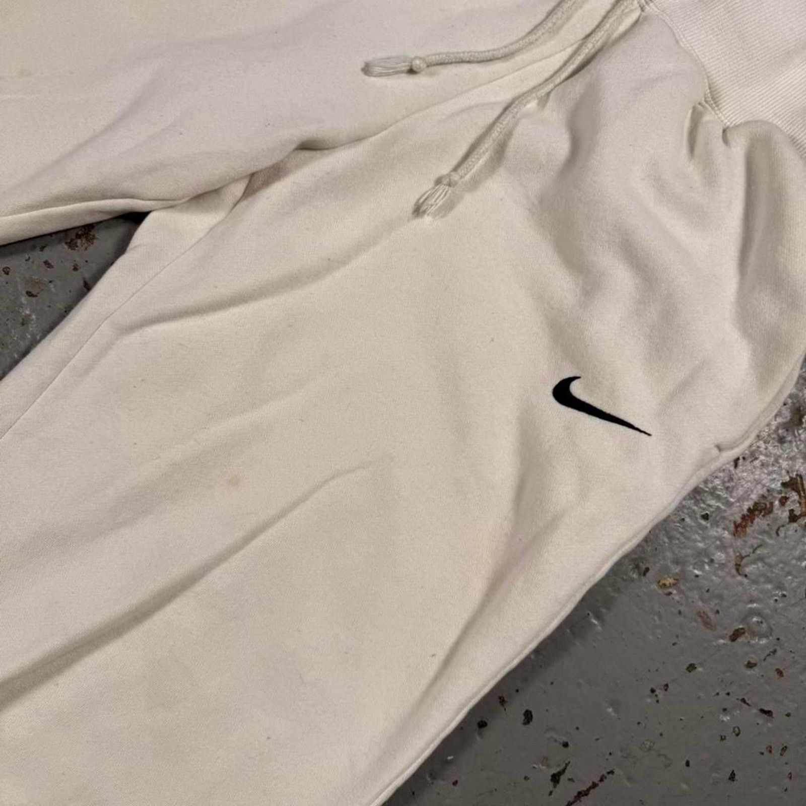 Nike Womens Vintage Nike cream flare sweatpants Size 24" / US 00 / IT 34 - 5 Thumbnail