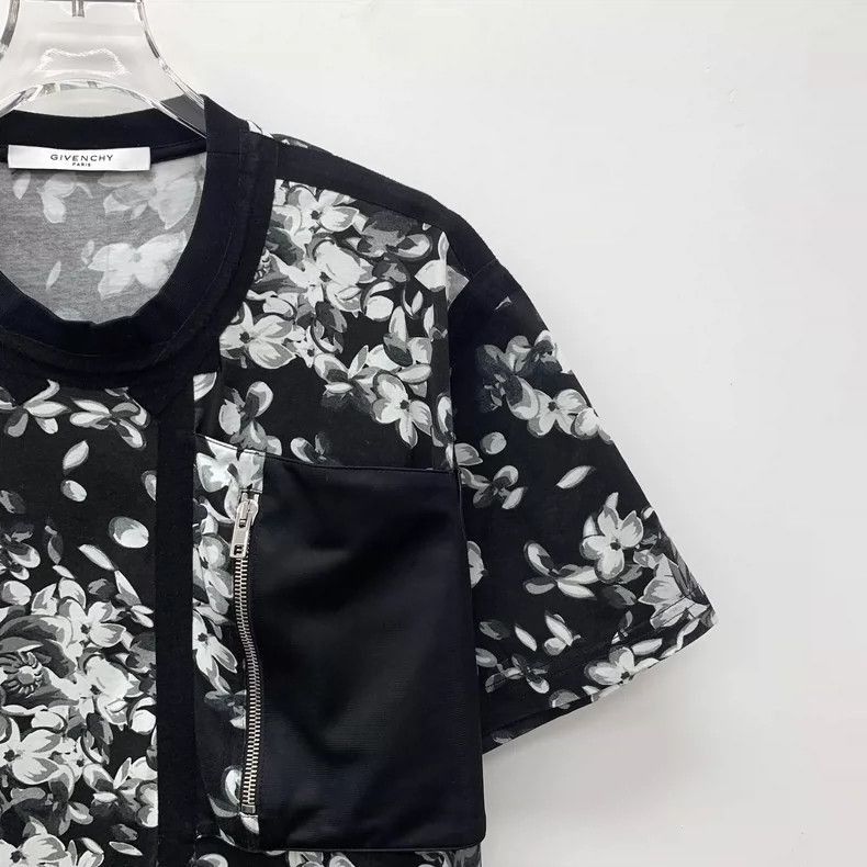 Givenchy Givenchy Givenchy Black Floral Print Short Sleeve TShirt - Size US S / EU 44-46 / 1 - 3 Thumbnail