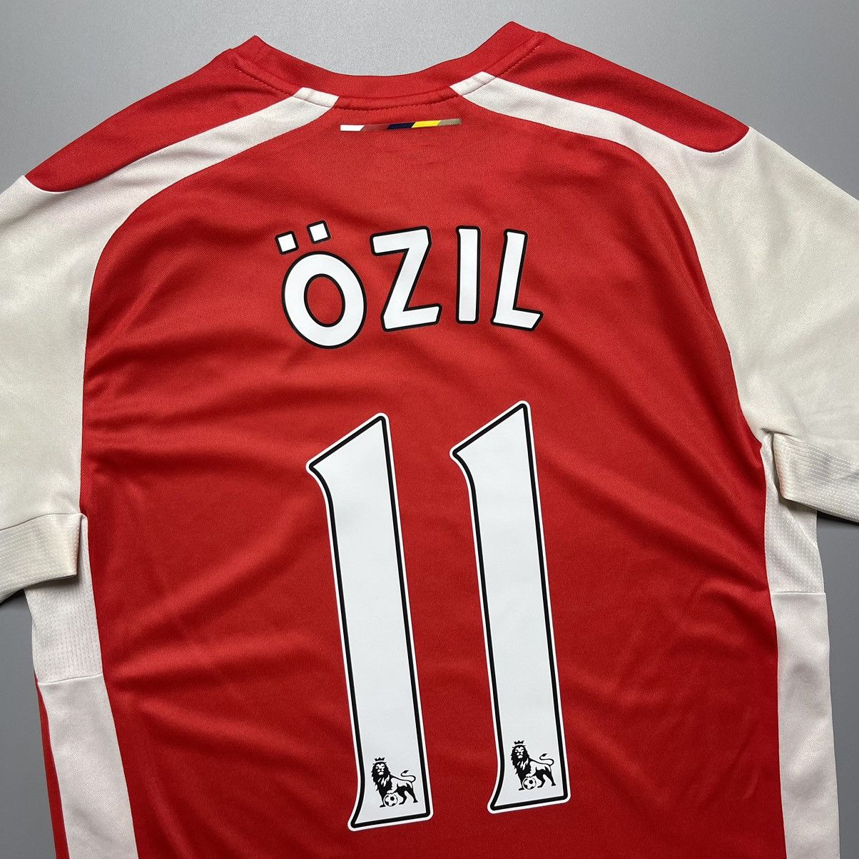 Puma ARSENAL PUMA 2014/2015 FOOTBALL SOCCER HOME JERSEY #11 OZIL Size US S / EU 44-46 / 1 - 11 Thumbnail