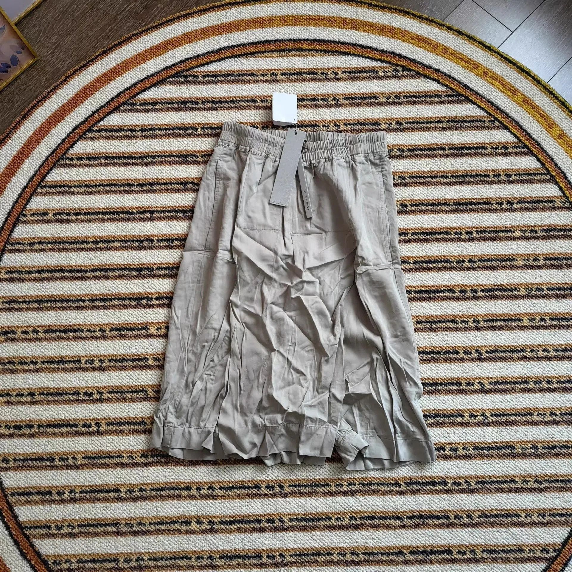 Rick Owens Silver Casual Shorts with Elastic Waist. Size US 32 / EU 48 - 1 Thumbnail