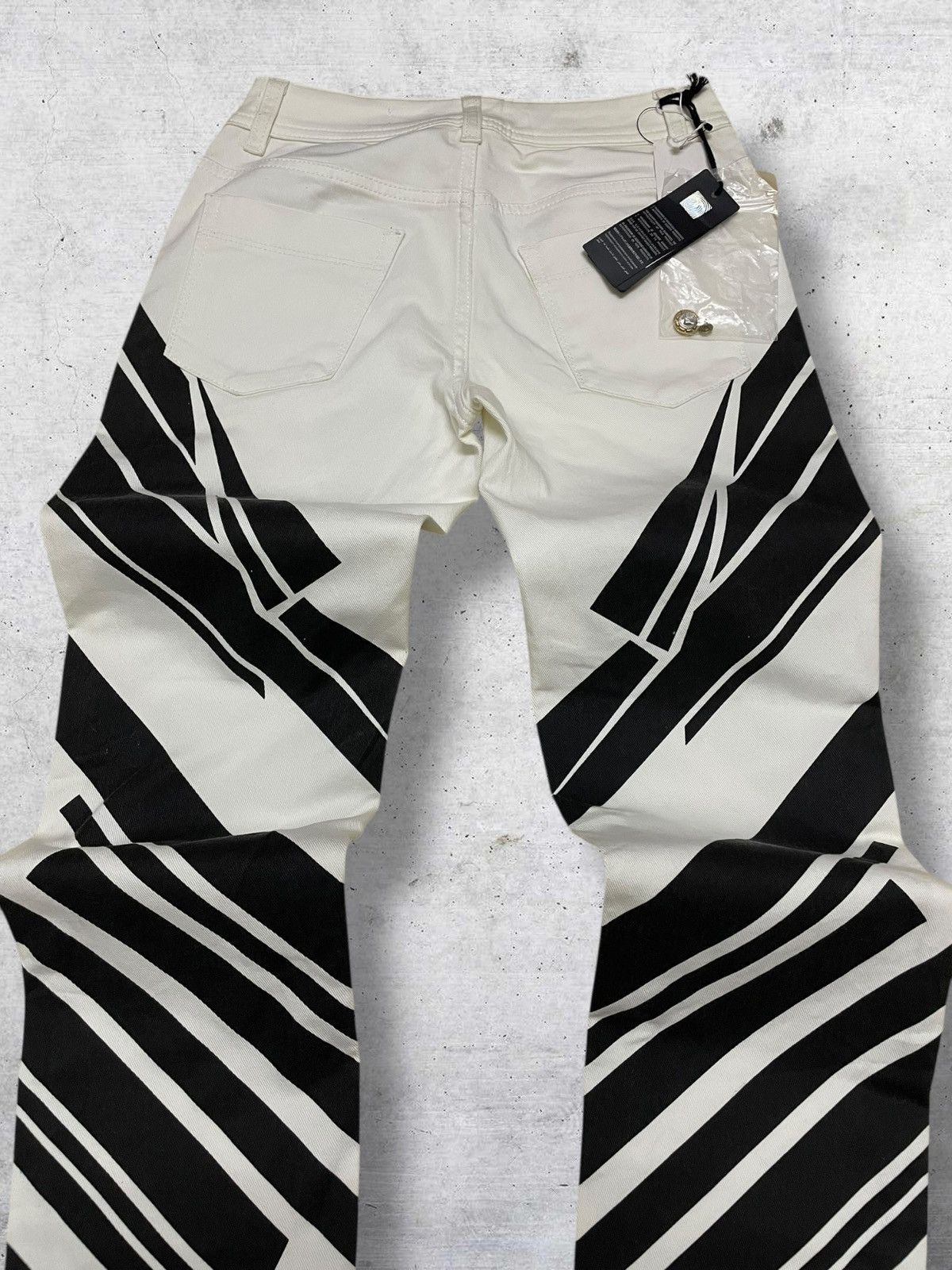 Just Cavalli DESIGNER JUST CAVALLI ICONIC FULLPRINT DESIGN ARCHIVE DENIM Size 24" / US 00 / IT 34 - 12 Thumbnail