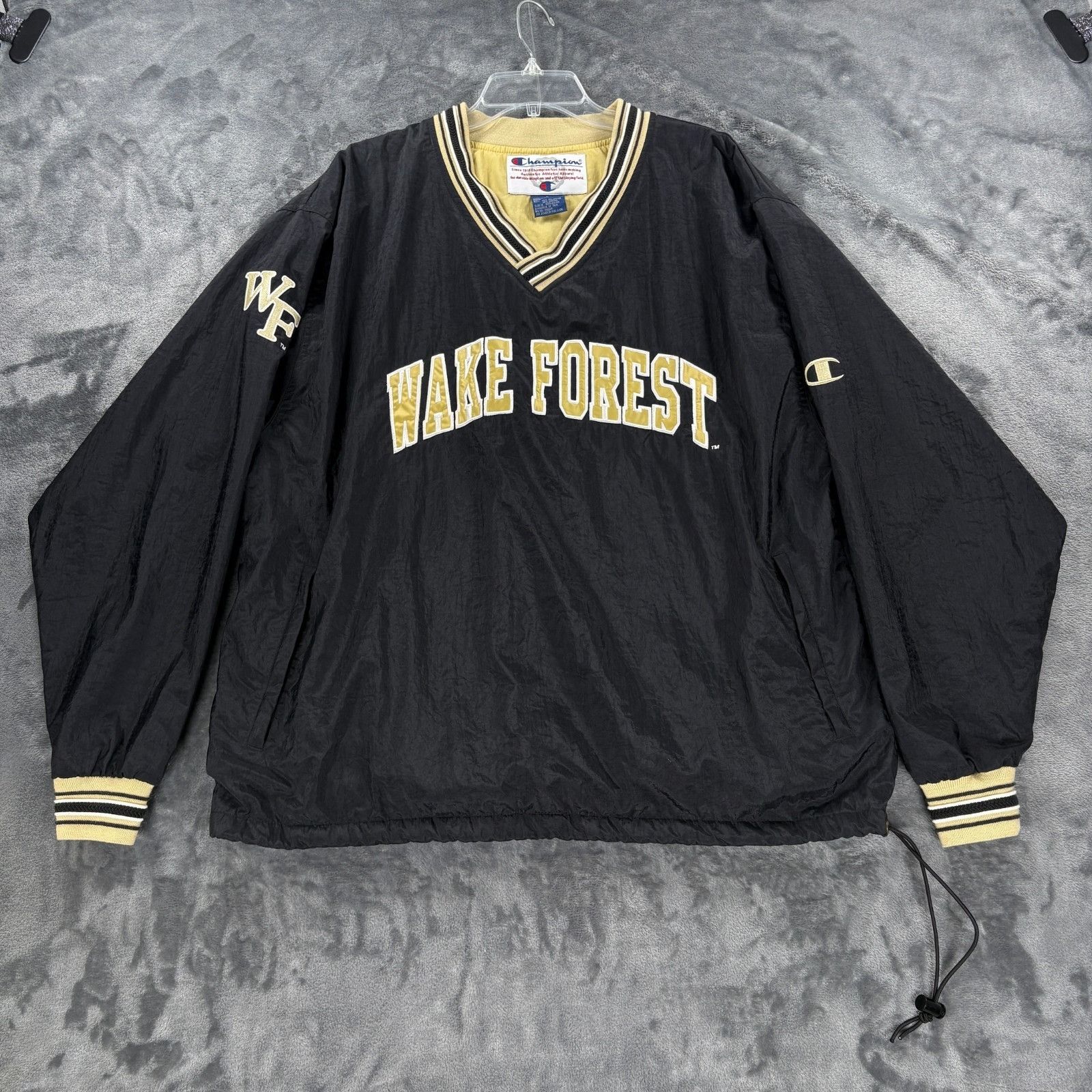 Champion Champion Wake Forest Vintage 90s Pullover Basketball Windbre Size US XL / EU 56 / 4 - 1 Thumbnail