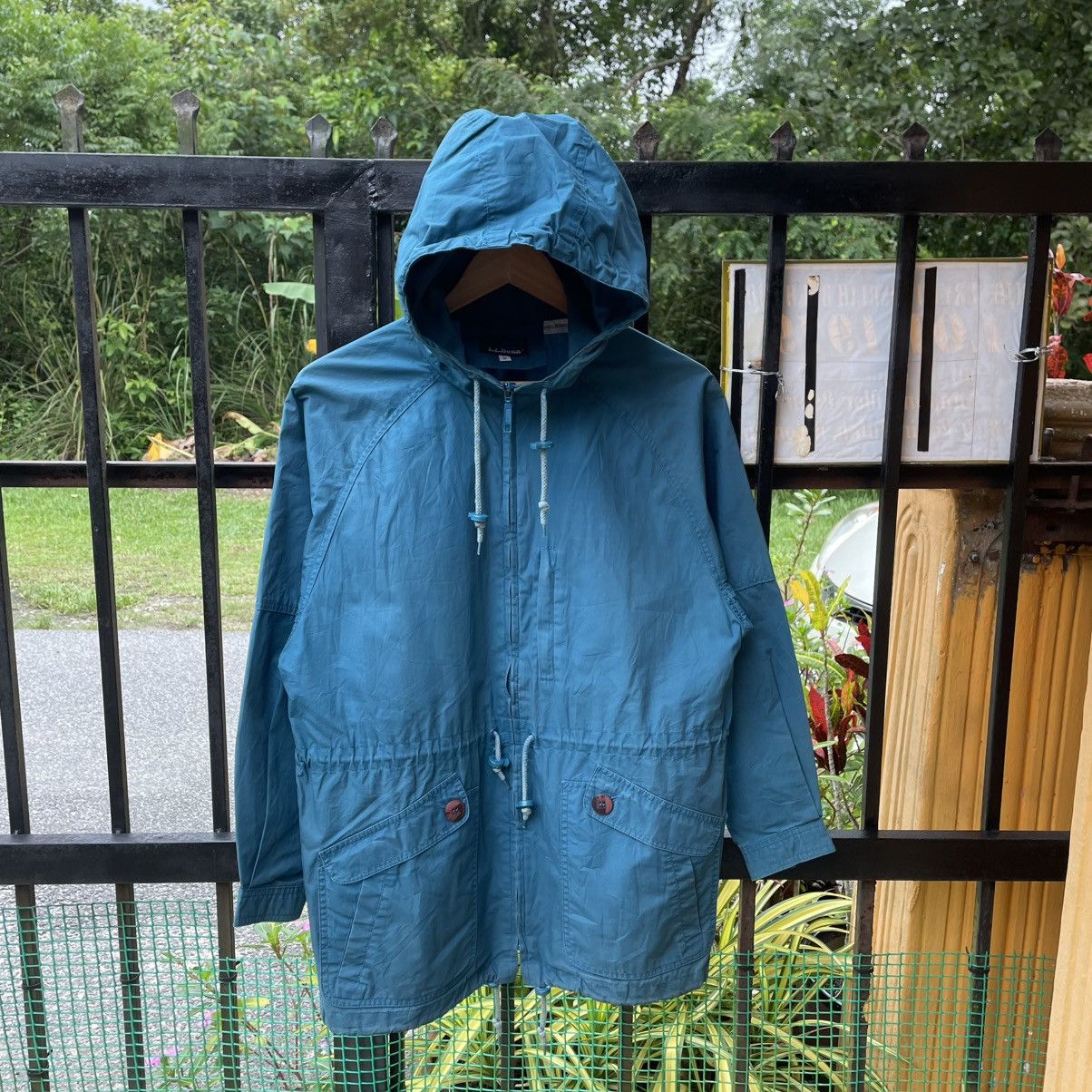 L.L. Bean 🔥Vtg L.L.Bean Multipocket Full Zipper Hooded Light Jacket Size US M / EU 48-50 / 2 - 1 Thumbnail