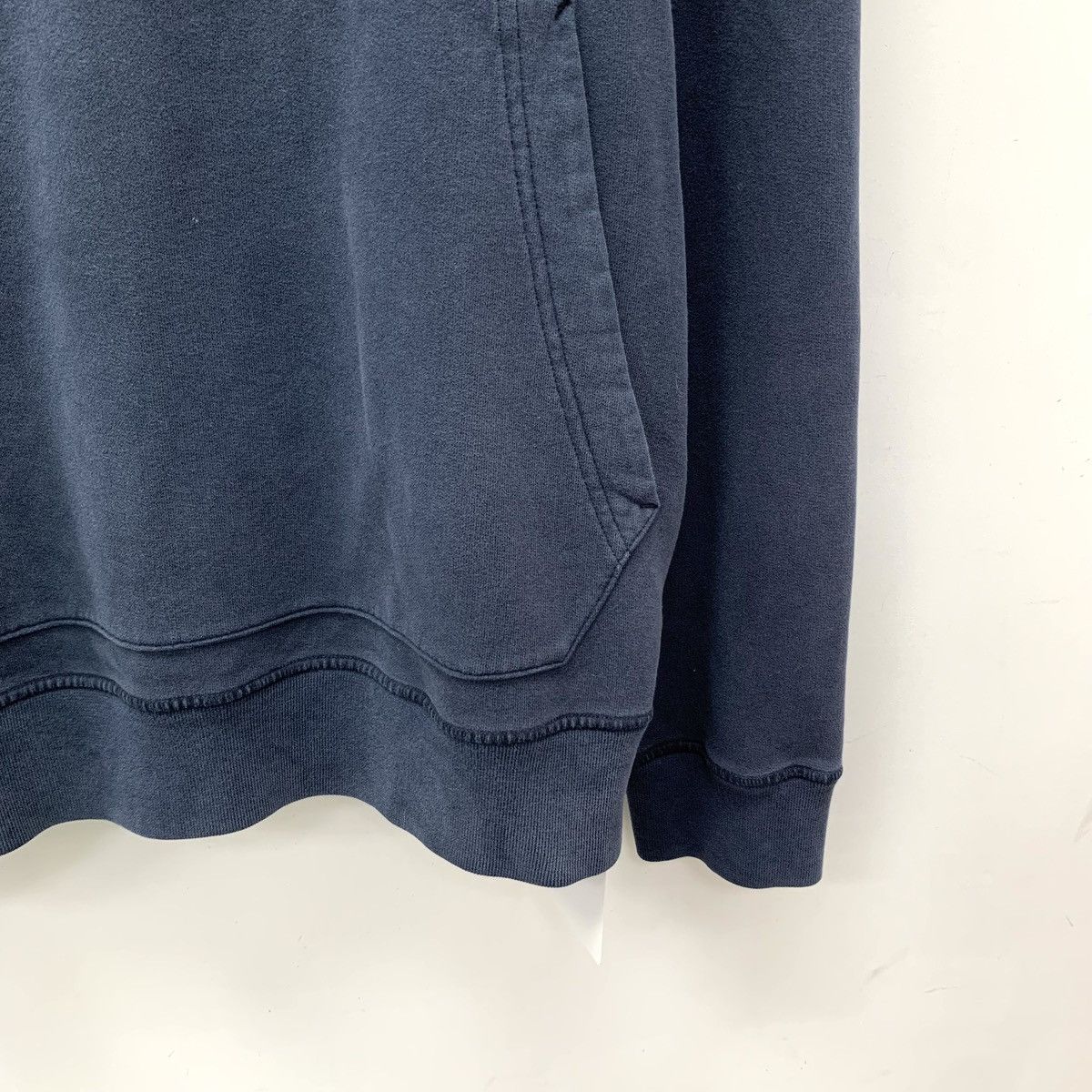 Stone Island Stone Island Dark Blue Hooded Drawstring Sweatshirt K26WX Size US XL / EU 56 / 4 - 4 Thumbnail
