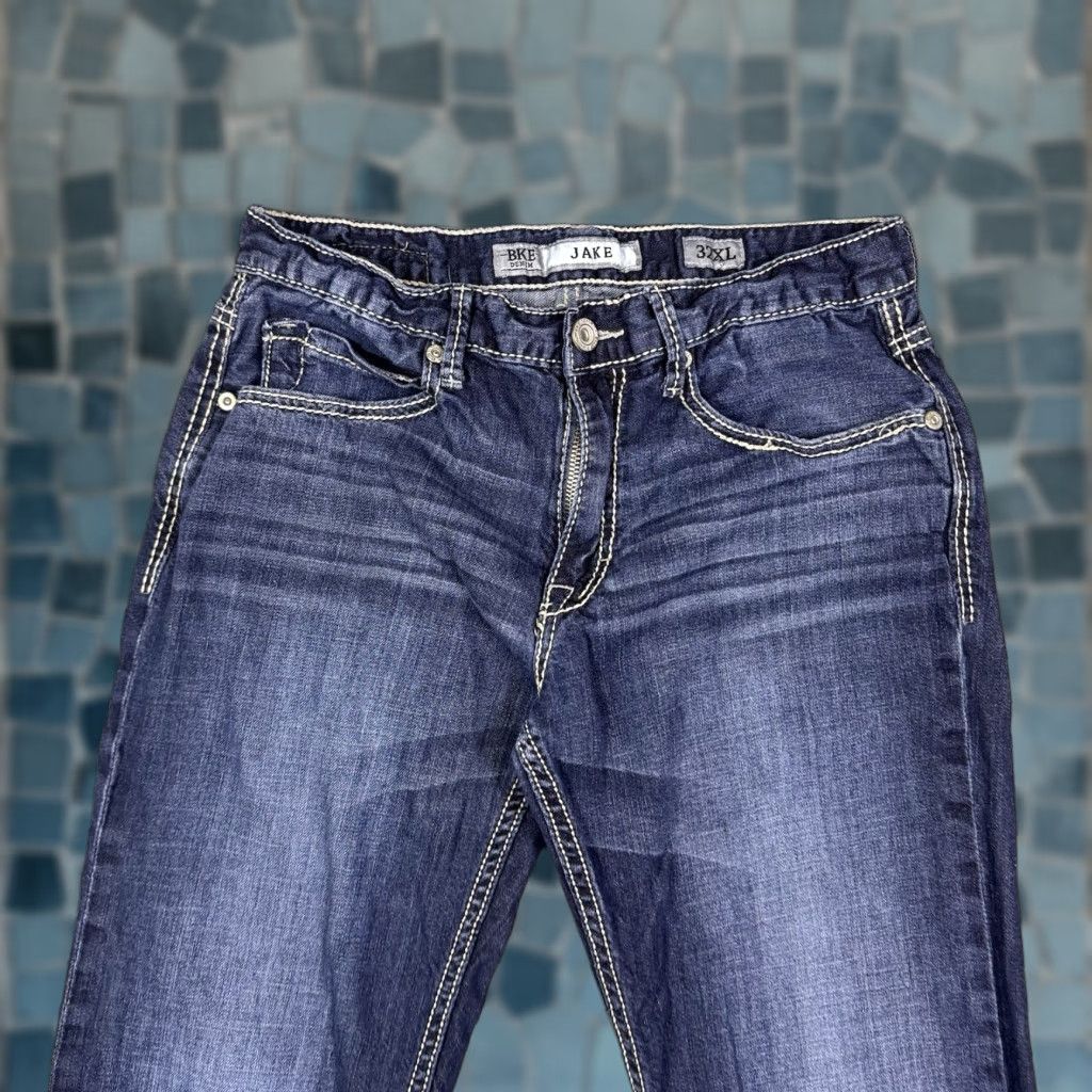 Vintage BKE Jake Jeans Mens 32XL Blue Straight Dark Wash Mid Rise Whisker Stretch Denim Jeans 5-Pocket Regular Inseam 34in Size US 32 / EU 48 - 1 Thumbnail