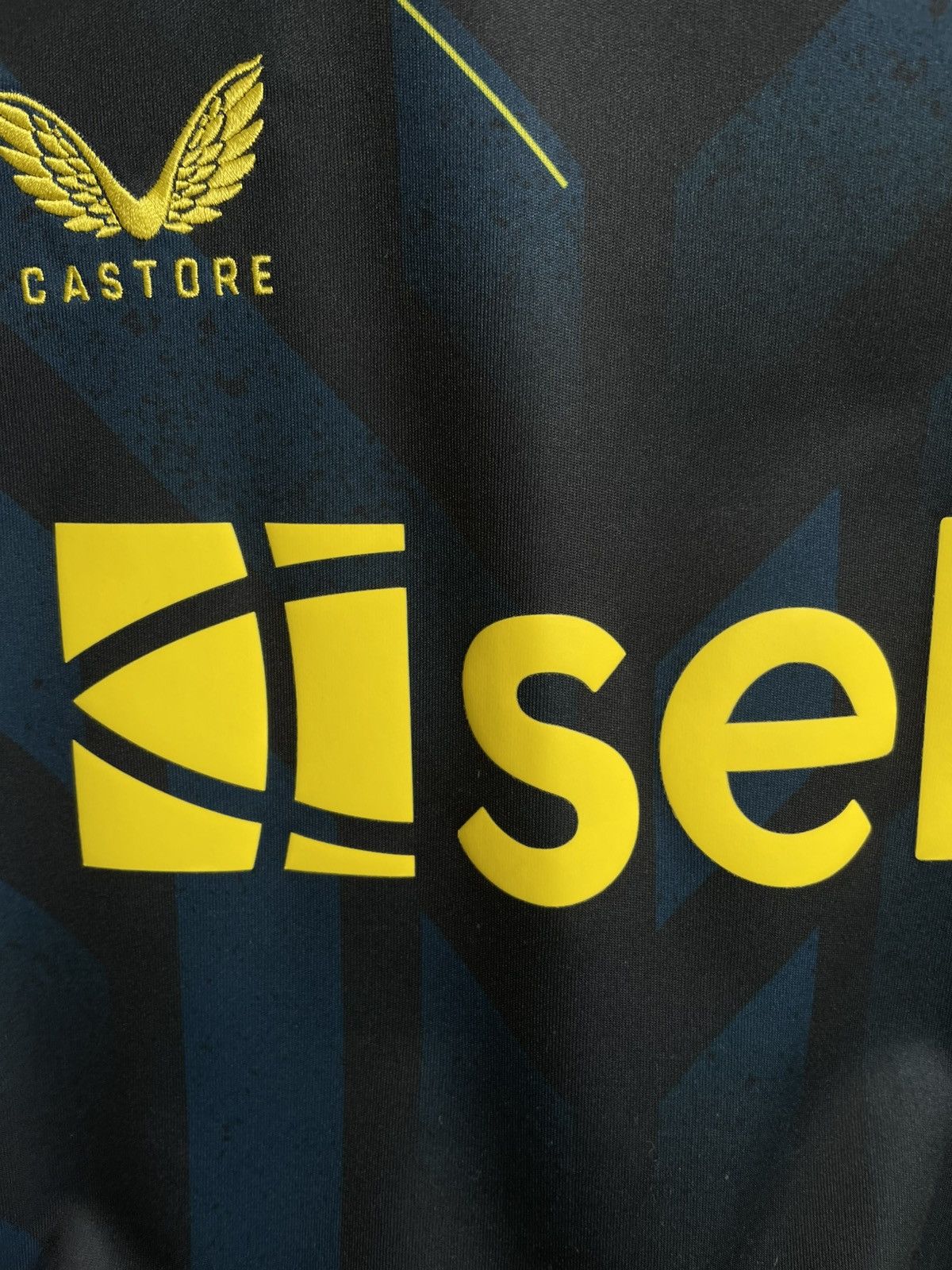 Castore NewCastle United 2023 2024 Third Footbal Shirt Soccer Jersey Size US S / EU 44-46 / 1 - 11 Thumbnail