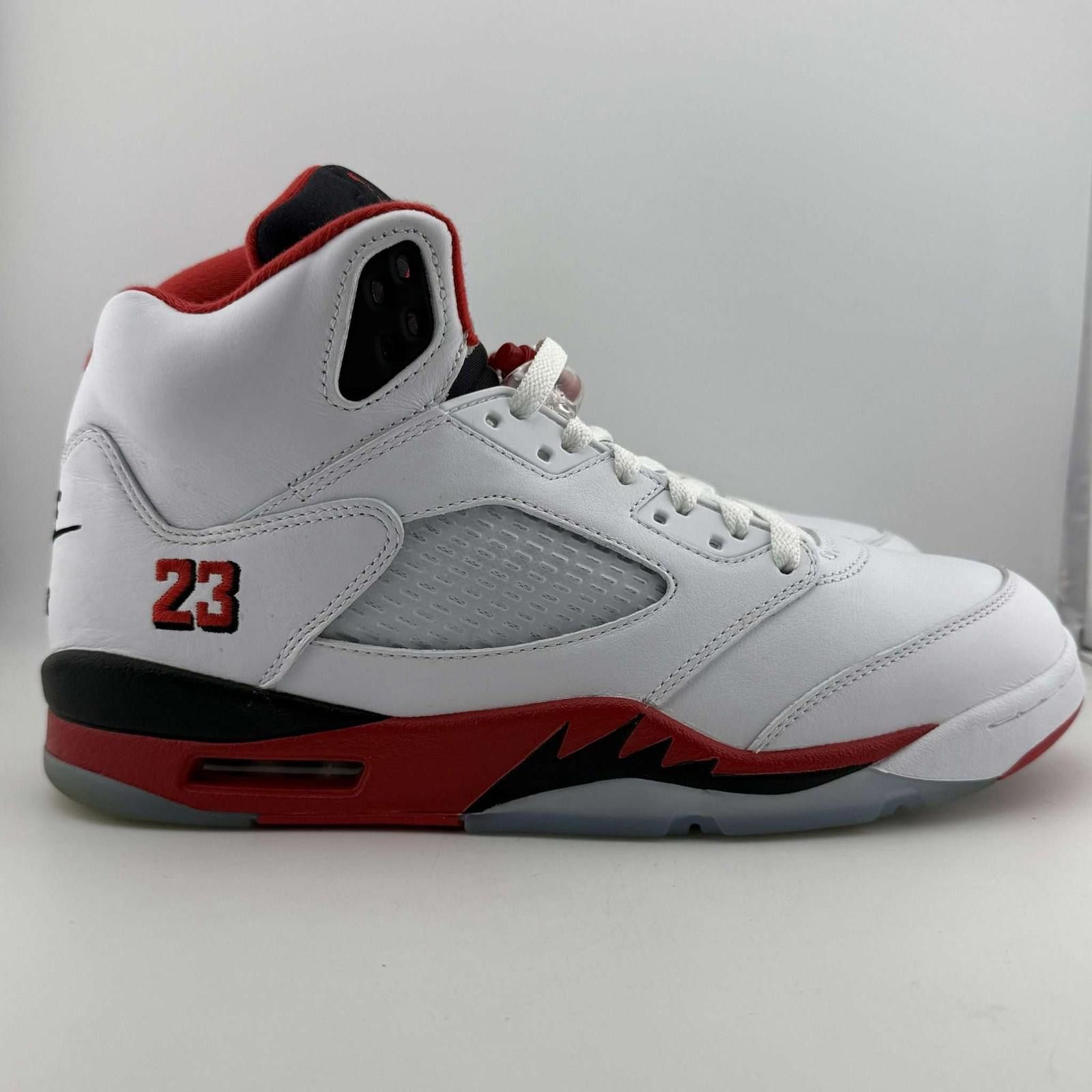 Nike Air Jordan 5 Fire Red Black Tongue 2025 US 11 Used with Box Size US 11 / EU 44 - 4 Thumbnail