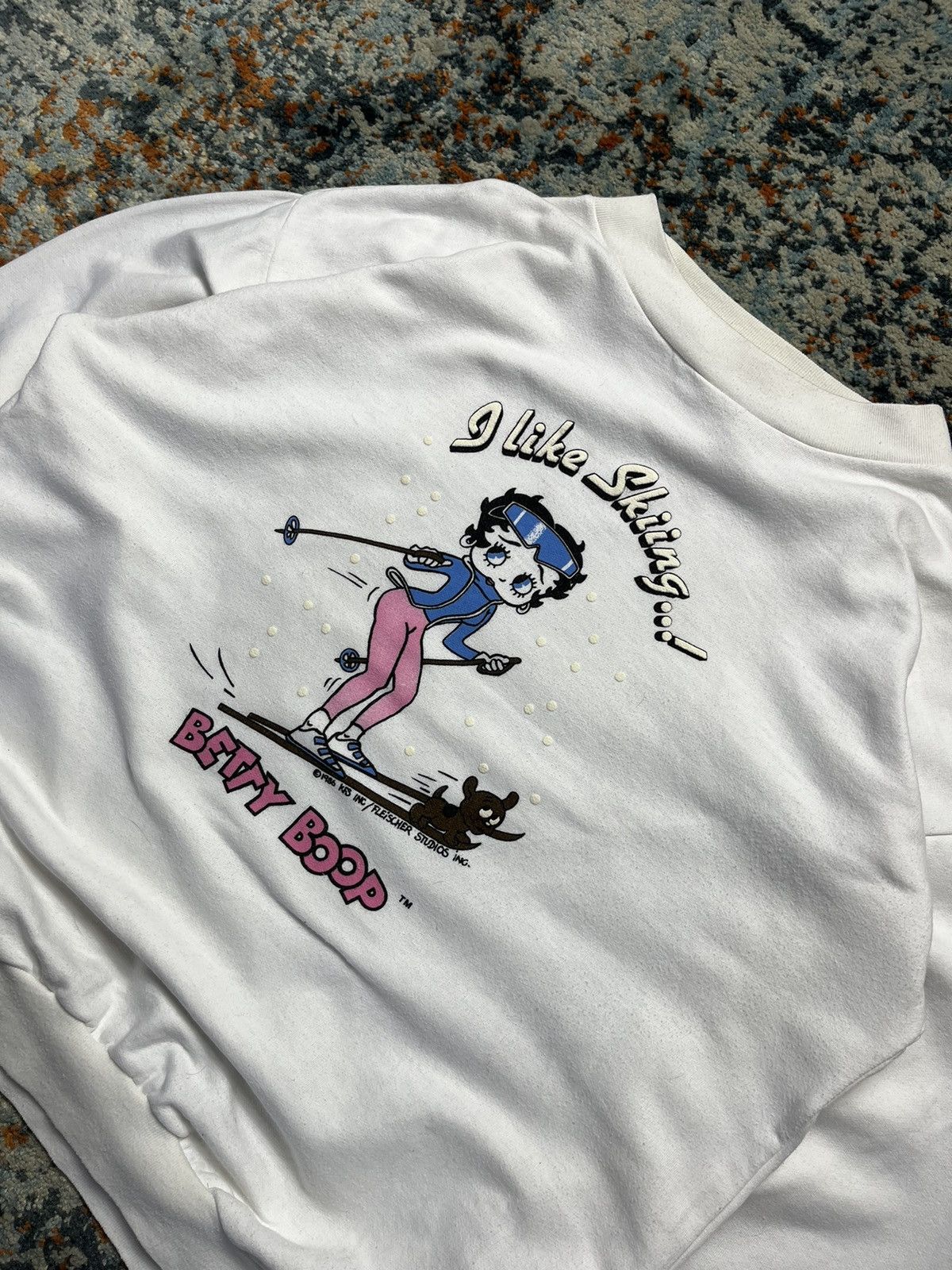 Vintage Vintage 1986 Betty Boop skiing graphic sweatshirt Size US M / EU 48-50 / 2 - 3 Thumbnail